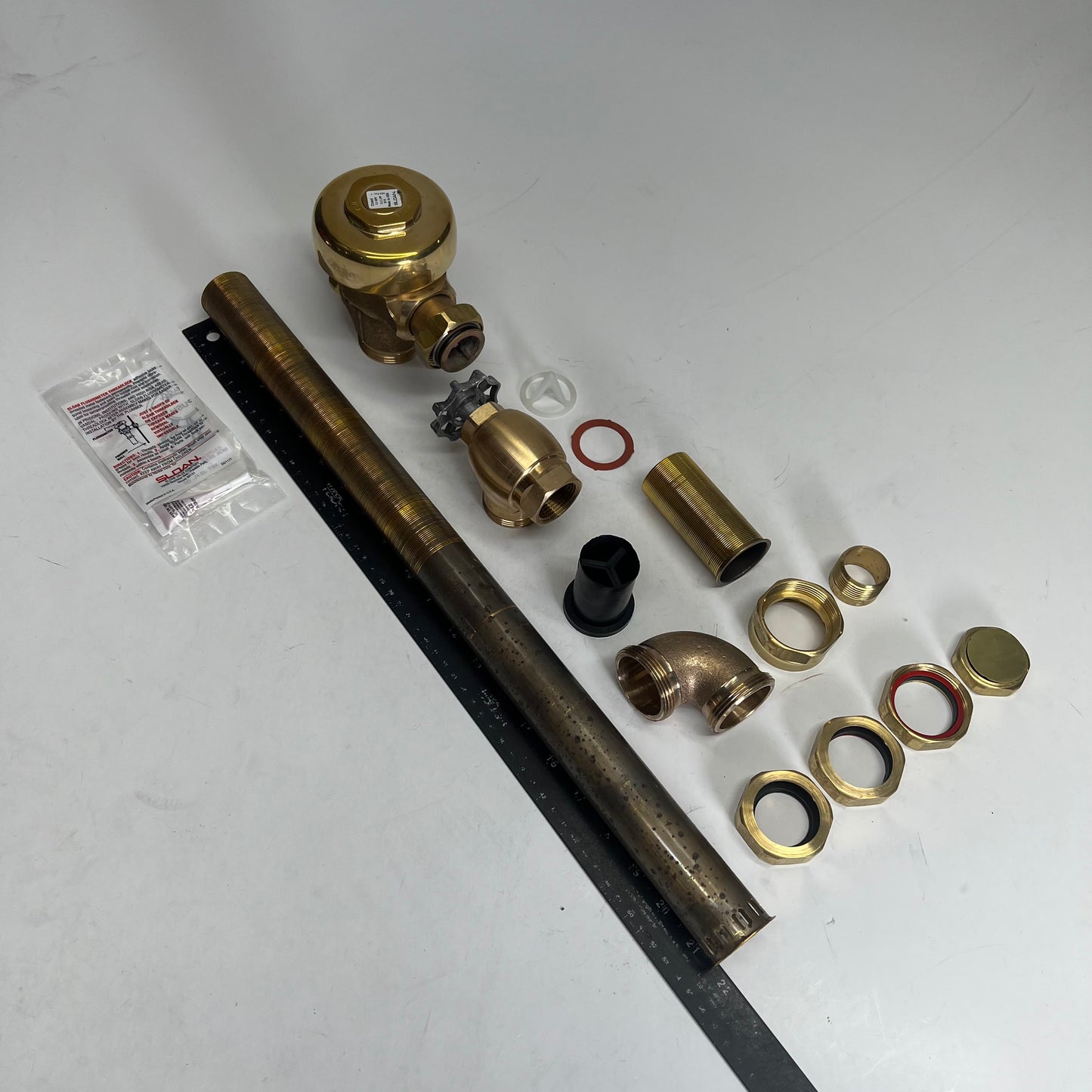 SLOAN Segment Diaphragm Concealed Water Svr Ci3.5 GPF/13.2 LPF Brass 3988914