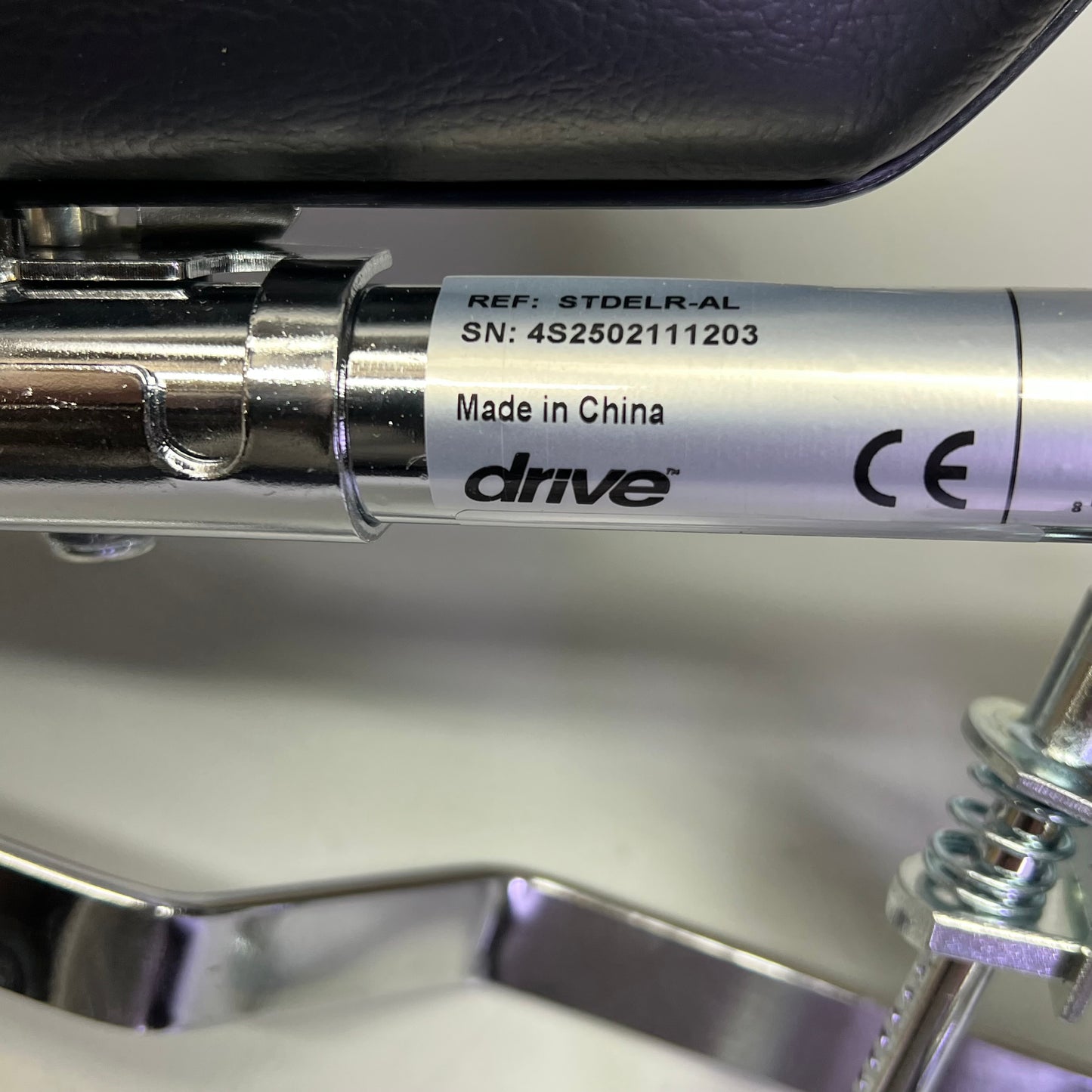 DRIVE (PAIR) Aluminum Articulating Elevating Leg Rests 1-1/2" Spacing STDELR-AL