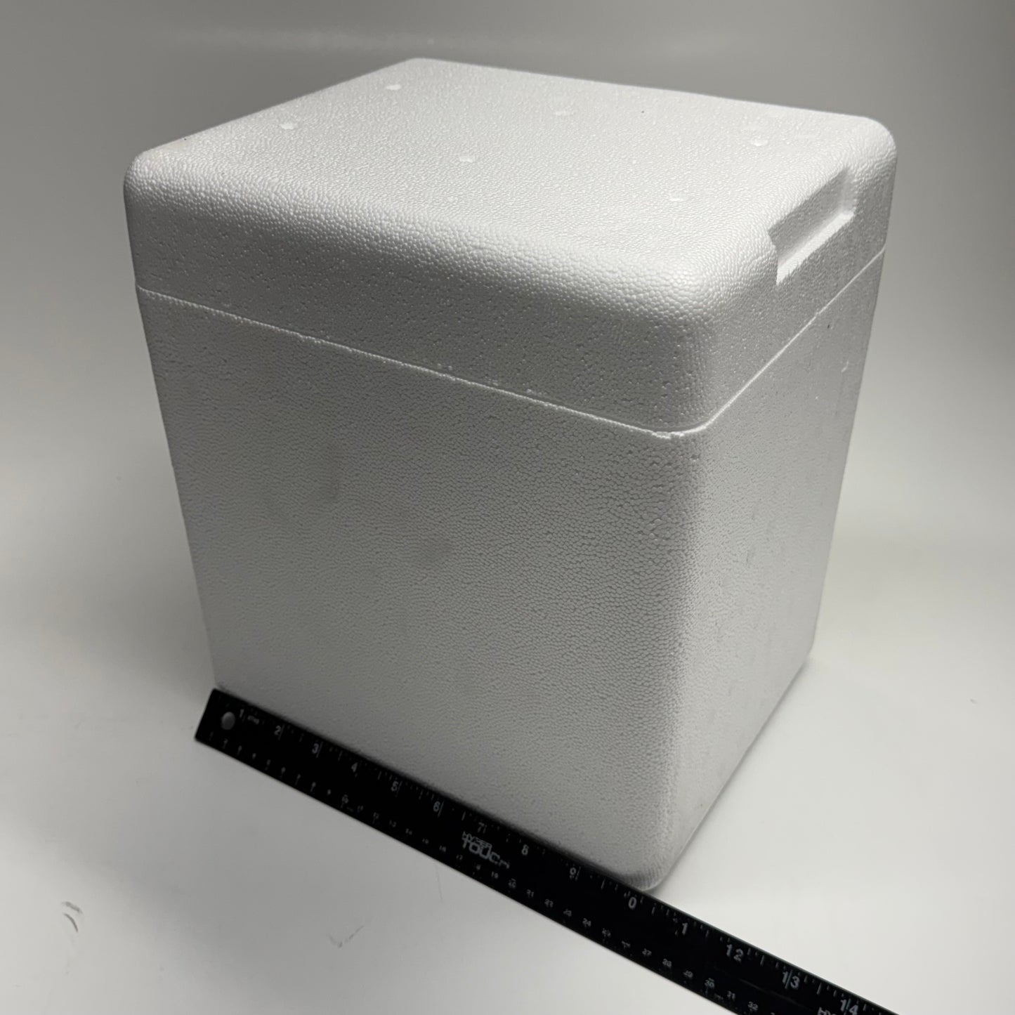 ZA@ Pallet of Foam Coolers Sz 10"L x 8"W x 12"H (AS-IS, Some Lids Damaged)