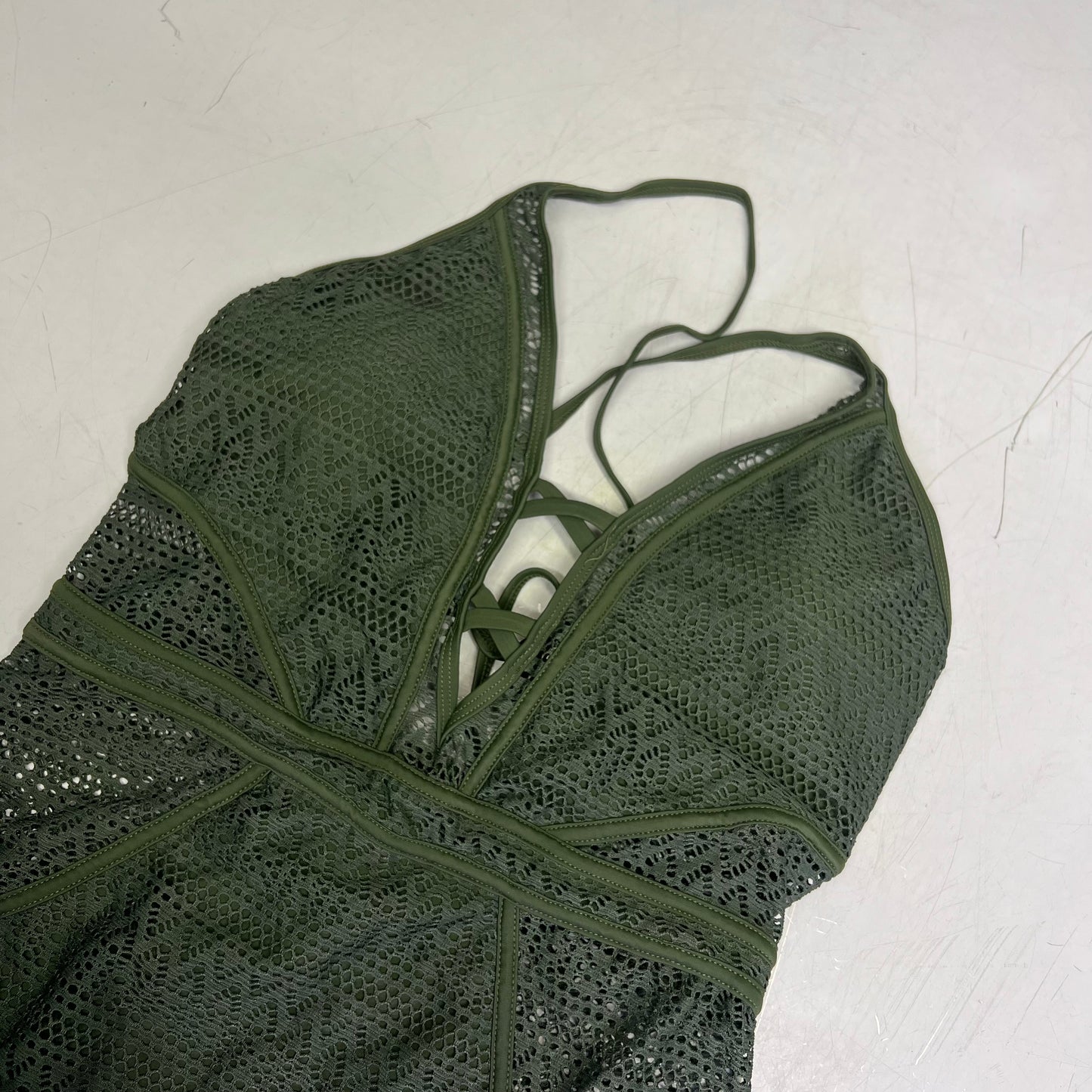 CHARMO Solid Cross Plunge Crochet One Piece Swimsuit Women's Sz M Olive Green