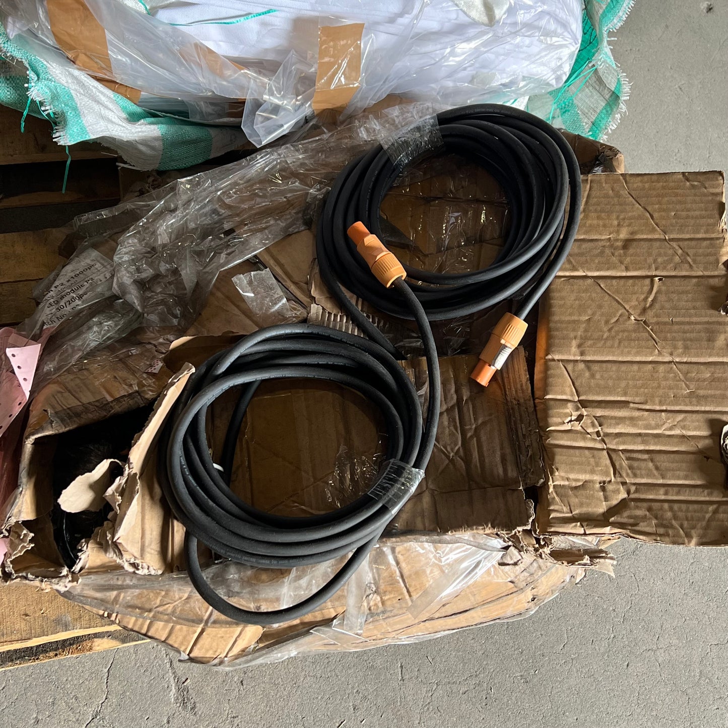 ZA@ Pallet of MIXED Huge Laundry Bags for Industrial Machine, Workout Equipment Hardware, Electrical Plugs & More!! (AS-IS)