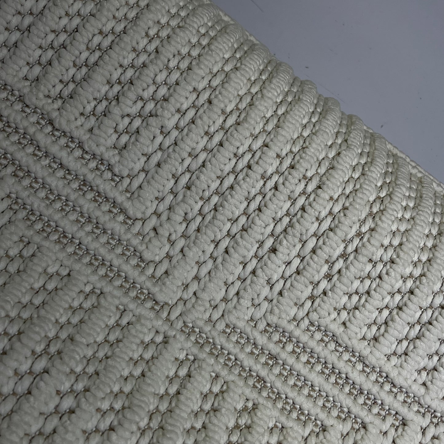 ZA@ GERTMENIAN Regent Collection Textured Soft Outdoor/indoor Rug 5' X 7' White/Tan 1876750 (Return-Dirty)