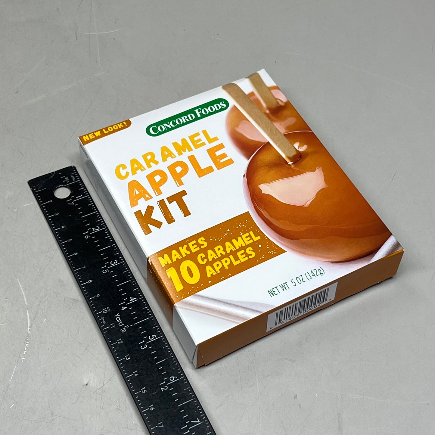 CONCORD FOODS (6 PACK) Caramel Apple Kit Makes 10 Apples 5oz BB 06/26