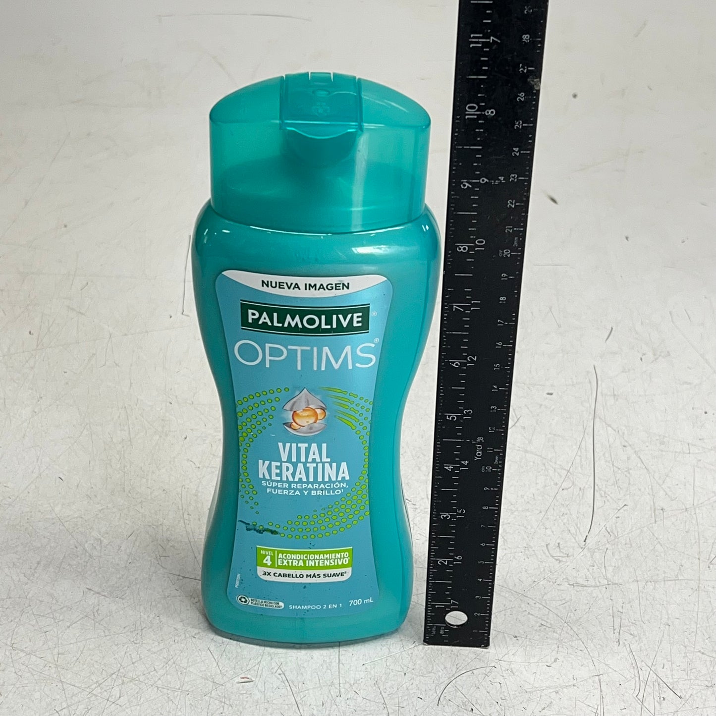 PALMOLIVE OPTIMS (3 PACK) 2-in-1 Shampoo Vital Keratin Super Repair 700 Ml