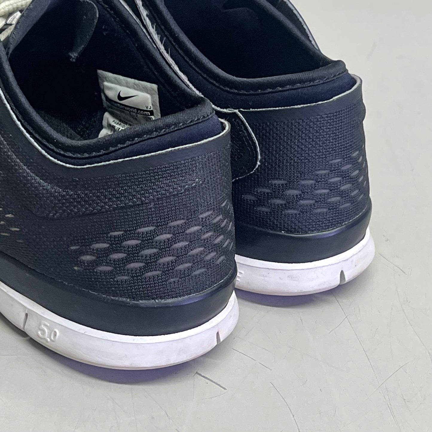 NIKE Free Tri Fit Cross Training Sneaker Women's Sz 7 Black/White (Pre-Owned)