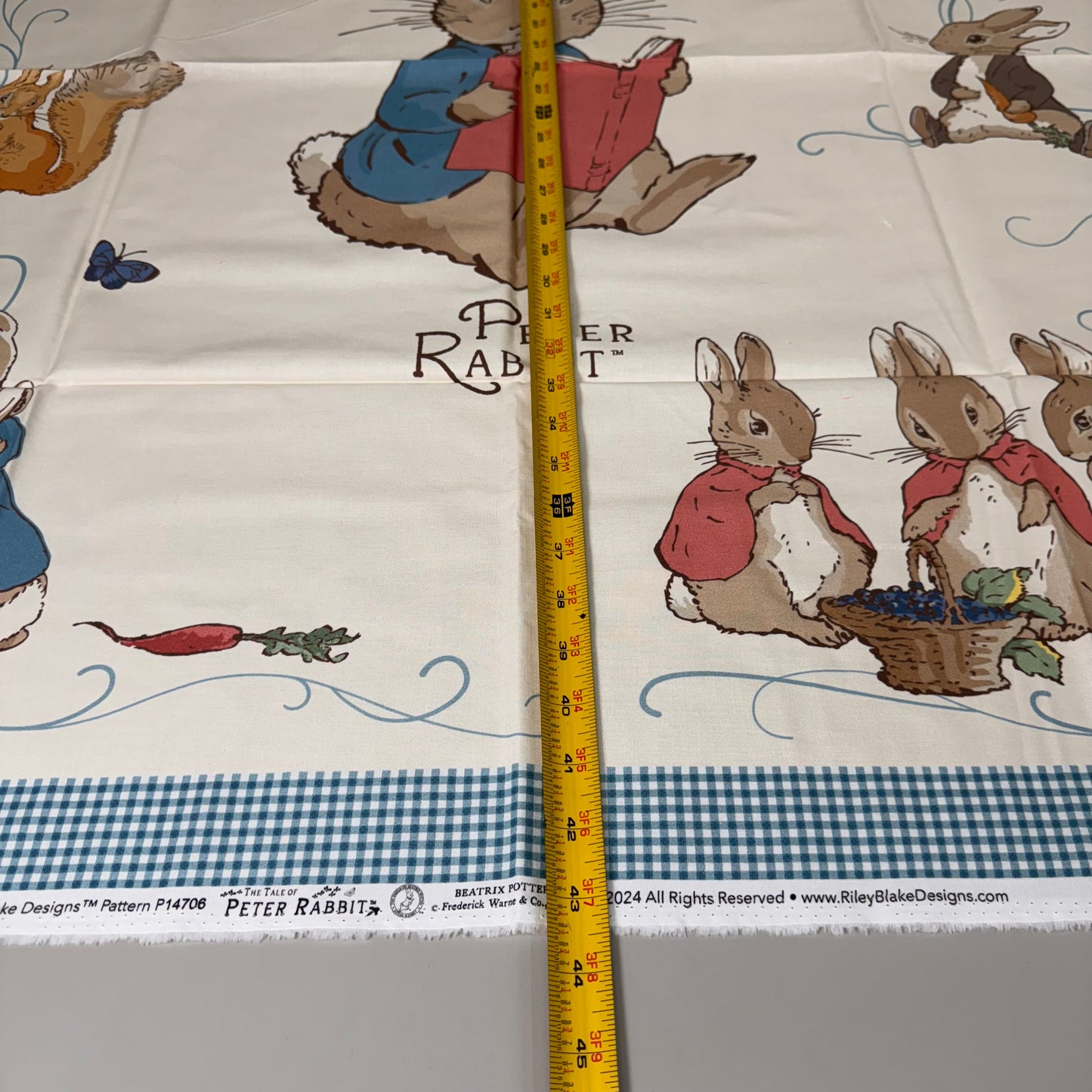 RILEY BLAKE DESIGN The Tale of Peter Rabbit Fabric 6 Cuts of 1 Yd Peachy Pink 1Yd14700B