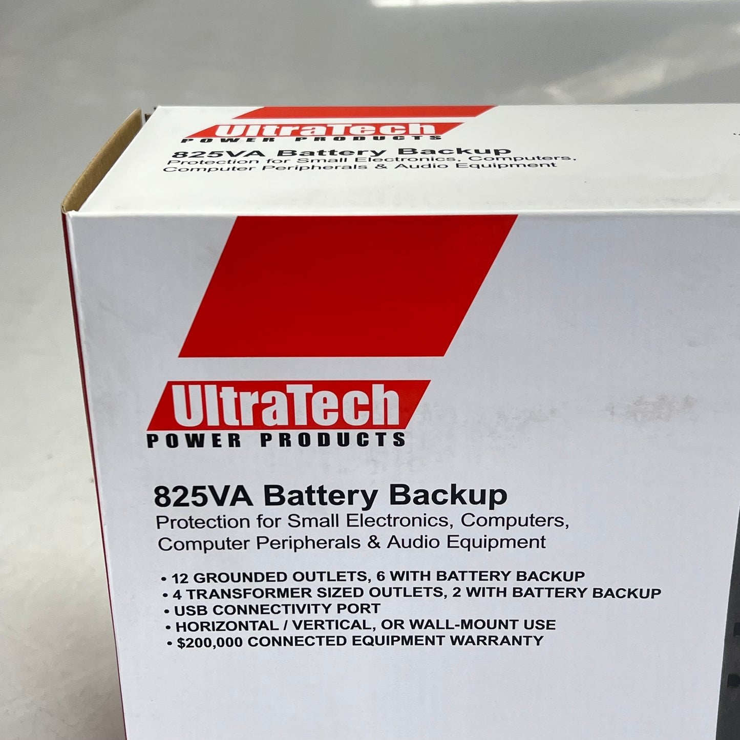ULTRATECH Battery Backup Line-interactive Compact Ups 12 Outlet 0E-825V12VRD