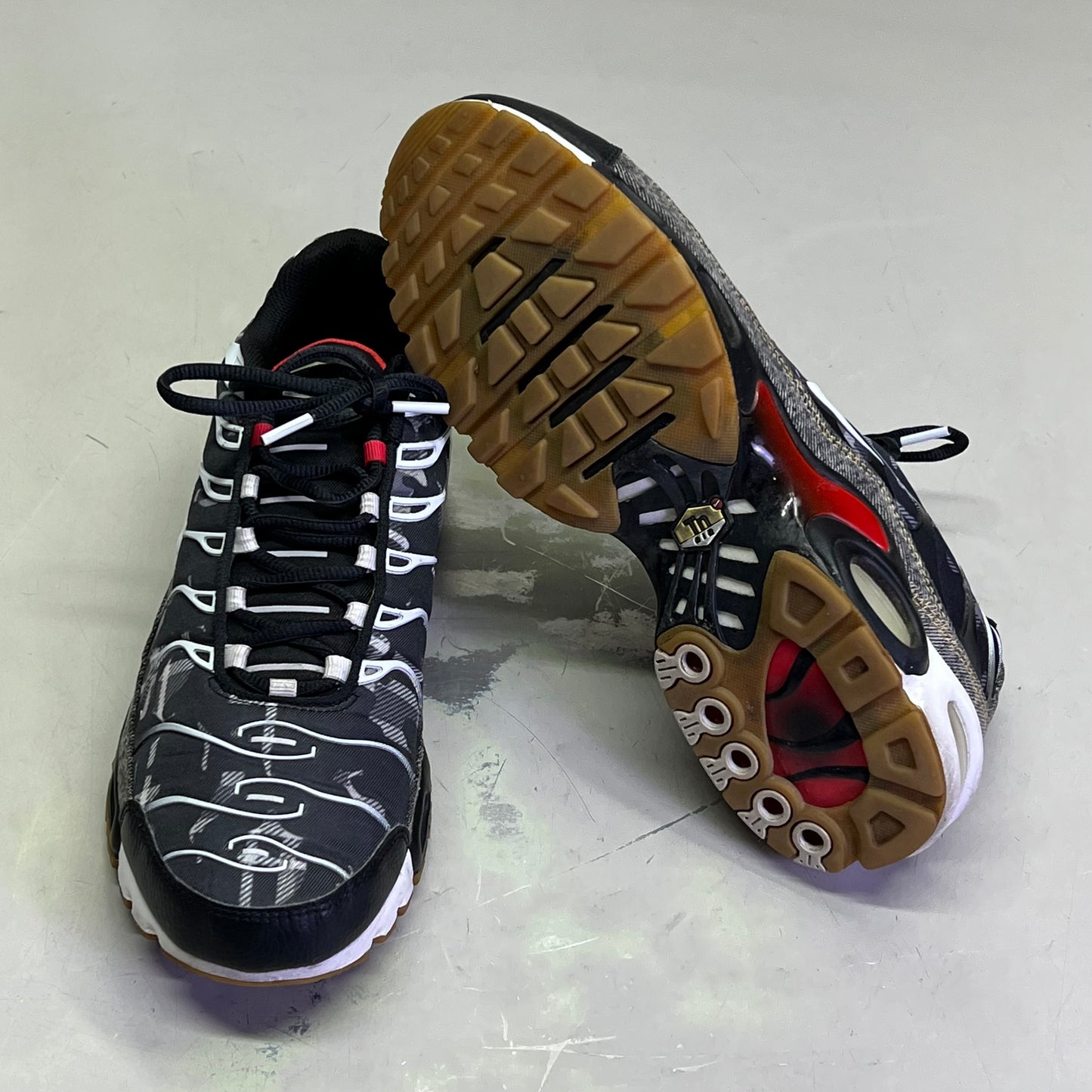 NIKE Air Max Plus SE Remix Pack Sneaker Men's Sz 11 (Pre-Owned)