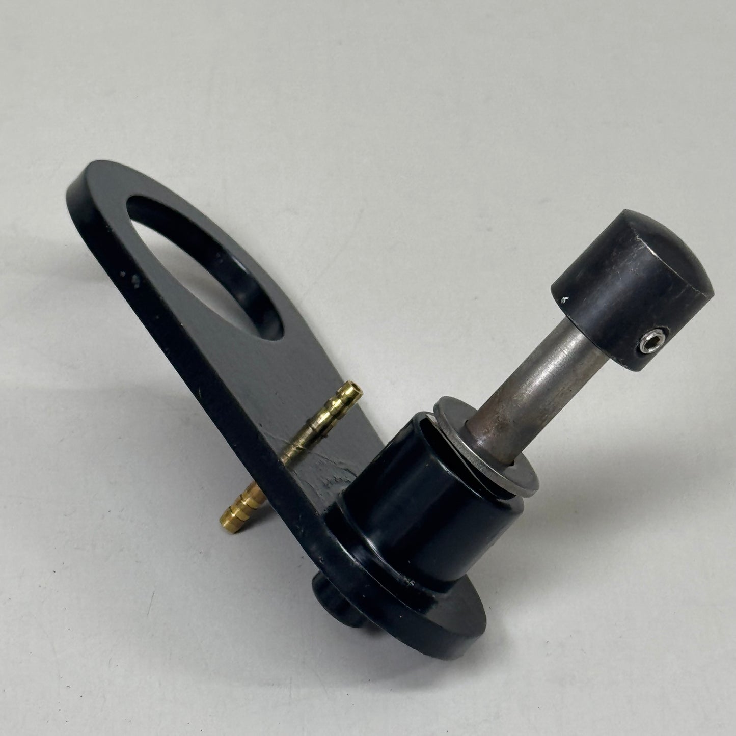 GILLIG Outer Windshield Wiper Motor Spacer Assy 53-56975N000