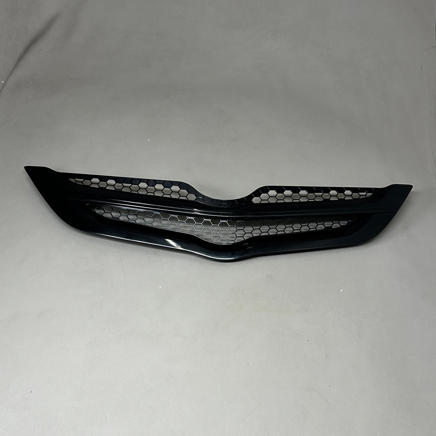 ZA@ 2008 TOYOTA Yaris Front Bumper Grill 37.5" Black (AS-IS)