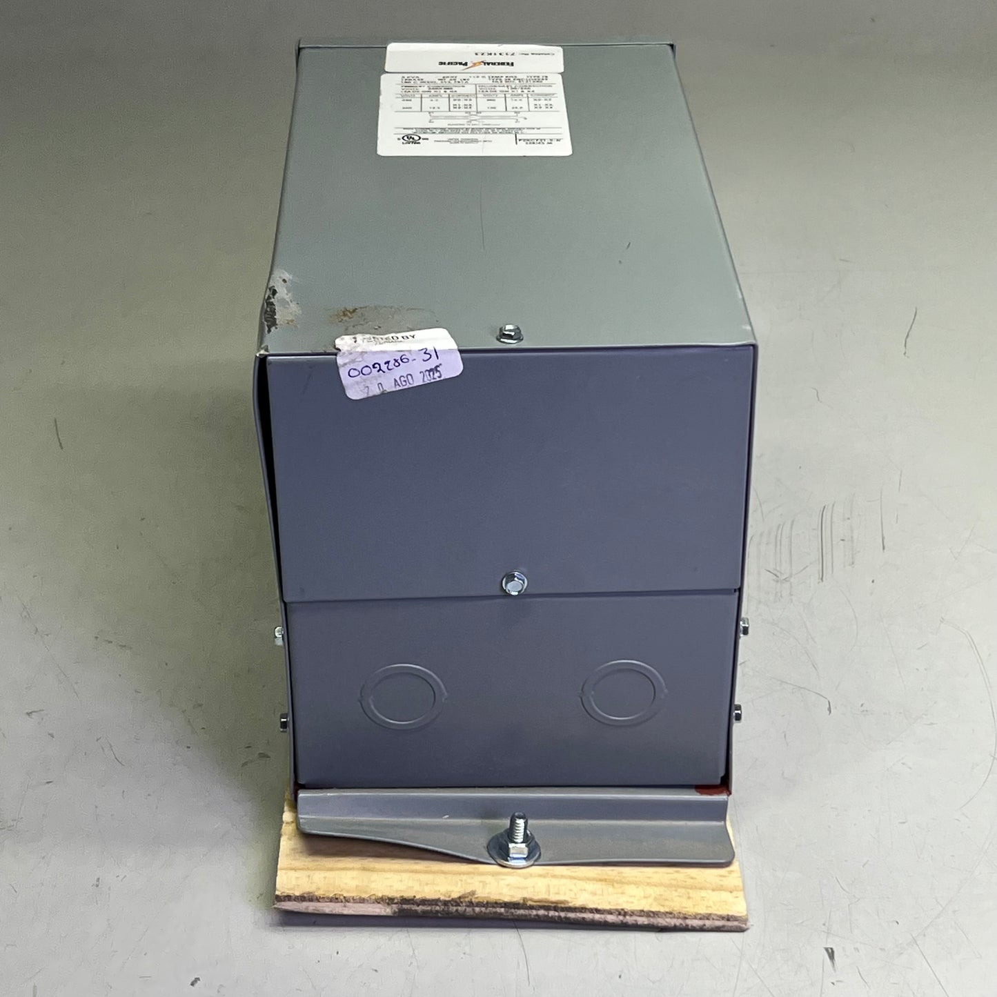 FEDERAL PACIFIC Transformer Non Ventilated 240/480V Input, 120/240 Output 3000VA/3 Kva Load Rating P2XCF21-3-N