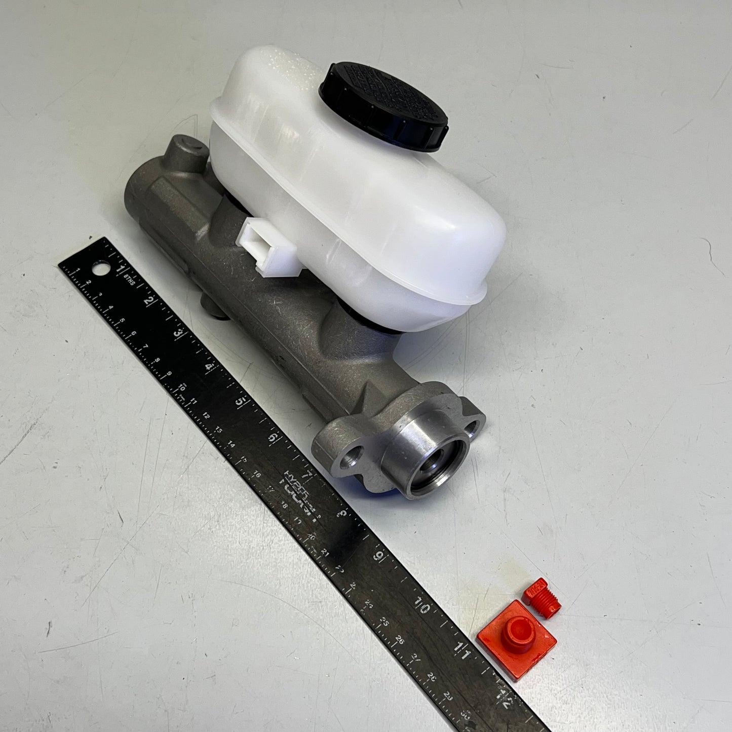 NAPA BRAKES Ultra Premium Master Brake Cylinder For Ford Vehicles 62-M4558