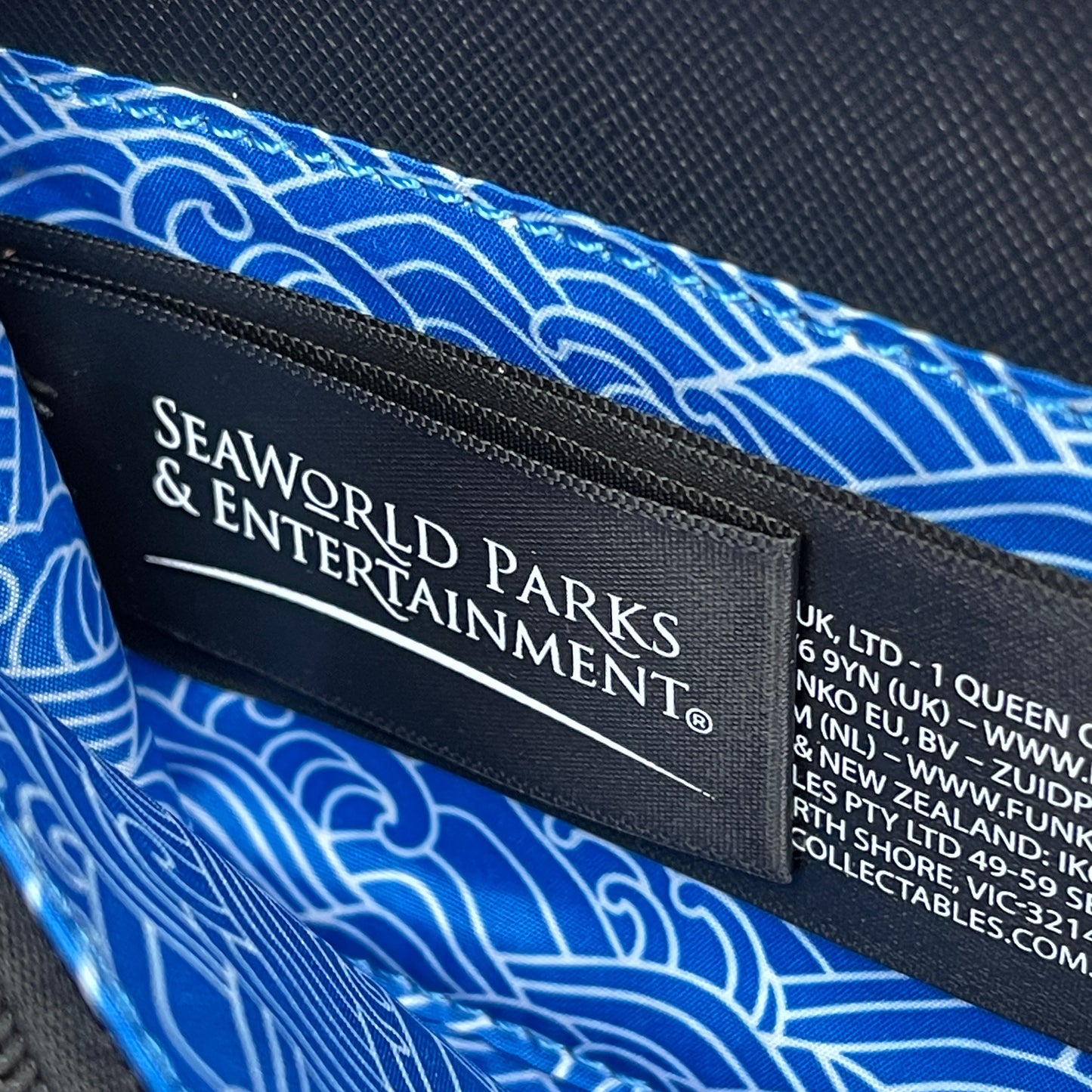 LOUNGEFLY X SEAWORLD Toss Orca Wallet Zip Black & White NEW