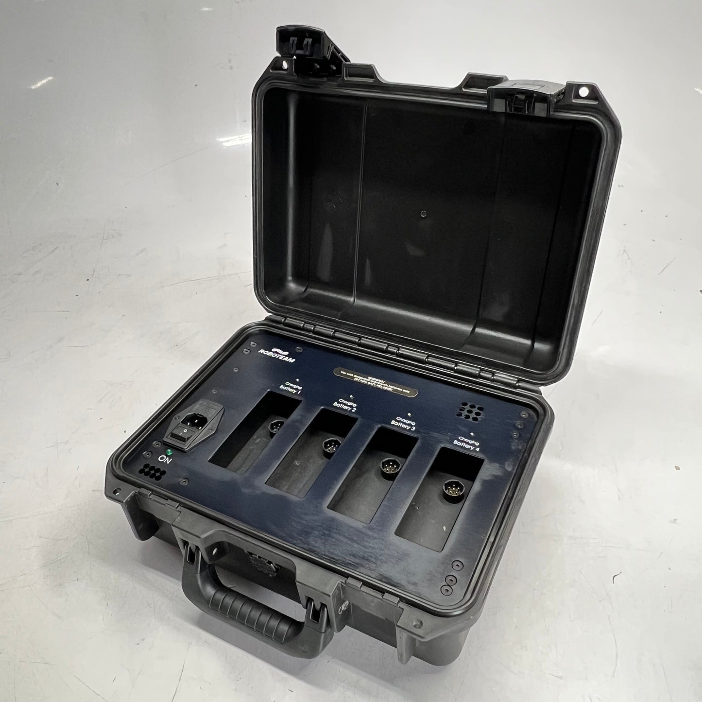 ROBOTEAM Multi-bay Charging Case For Tactile Ground Robot 24-Bolt CHRG-V04-00001