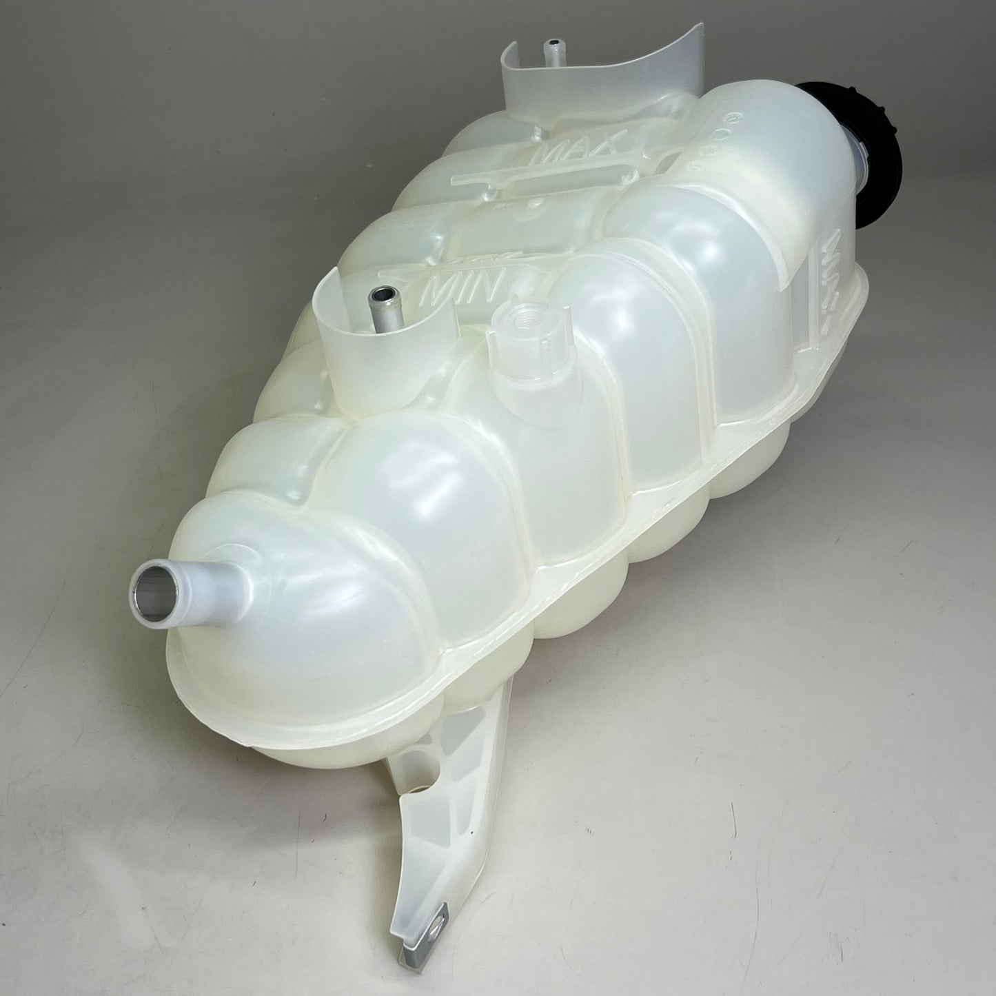 FLEETRITE Engine Coolant Reservoir Tank 16”Hx9”W White FLTOT2591620