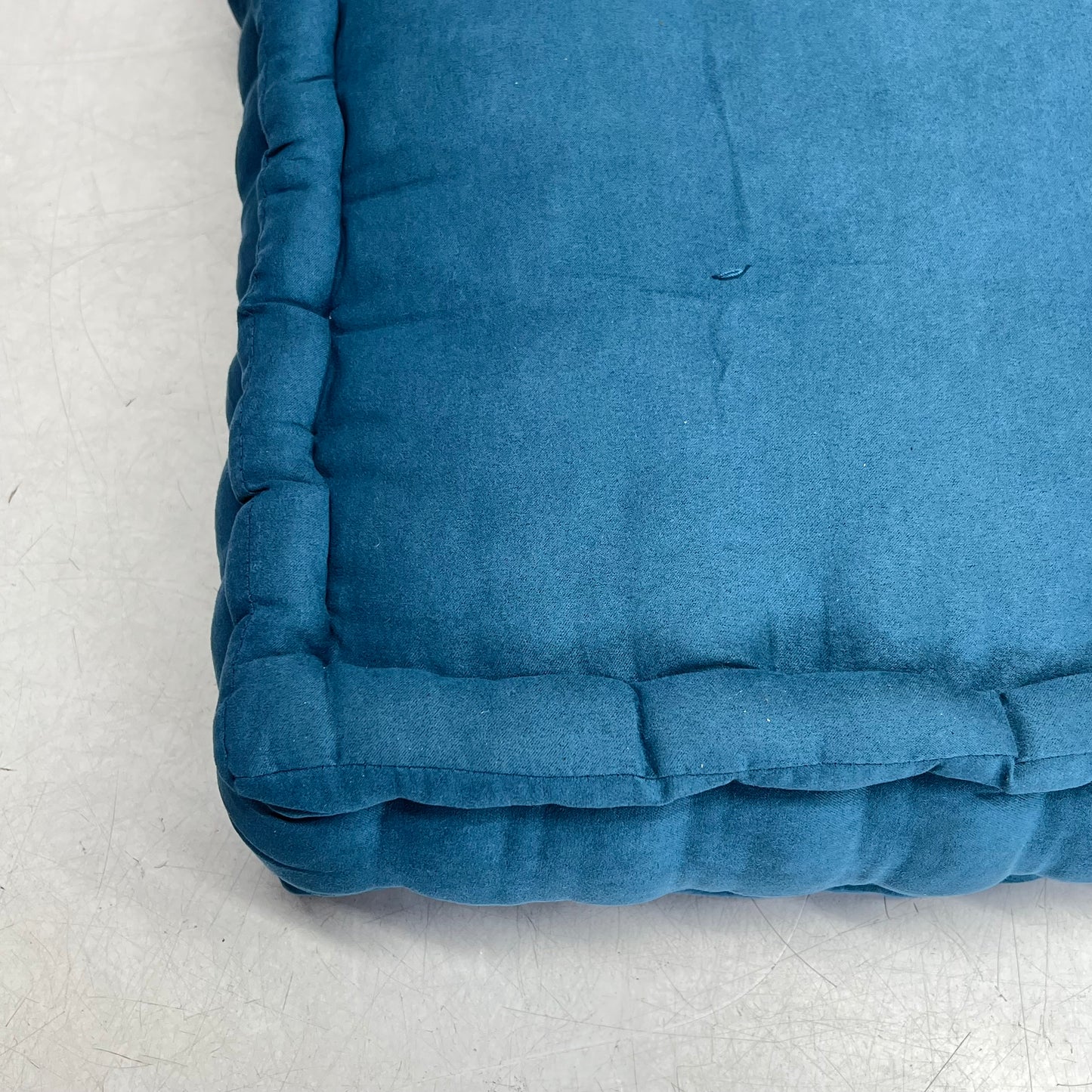 ZA@ SAFAVIEH Gardenia Floor Pillow W/ Handle 18"x18" Dark Turquoise FLP1002B-1818SQ (AS-IS)