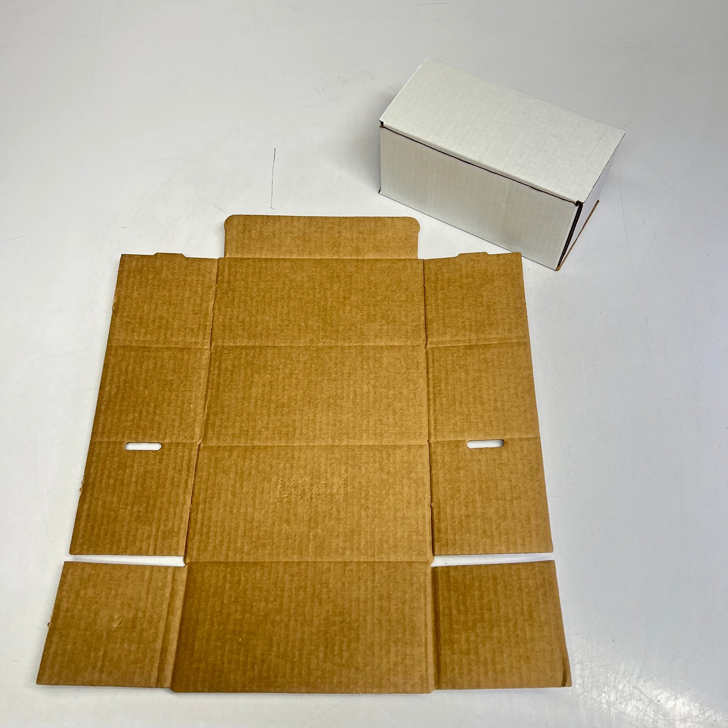 ZA@ (200 PACK) Boxes Packing Supplies  8.5" x 4" x 4" White