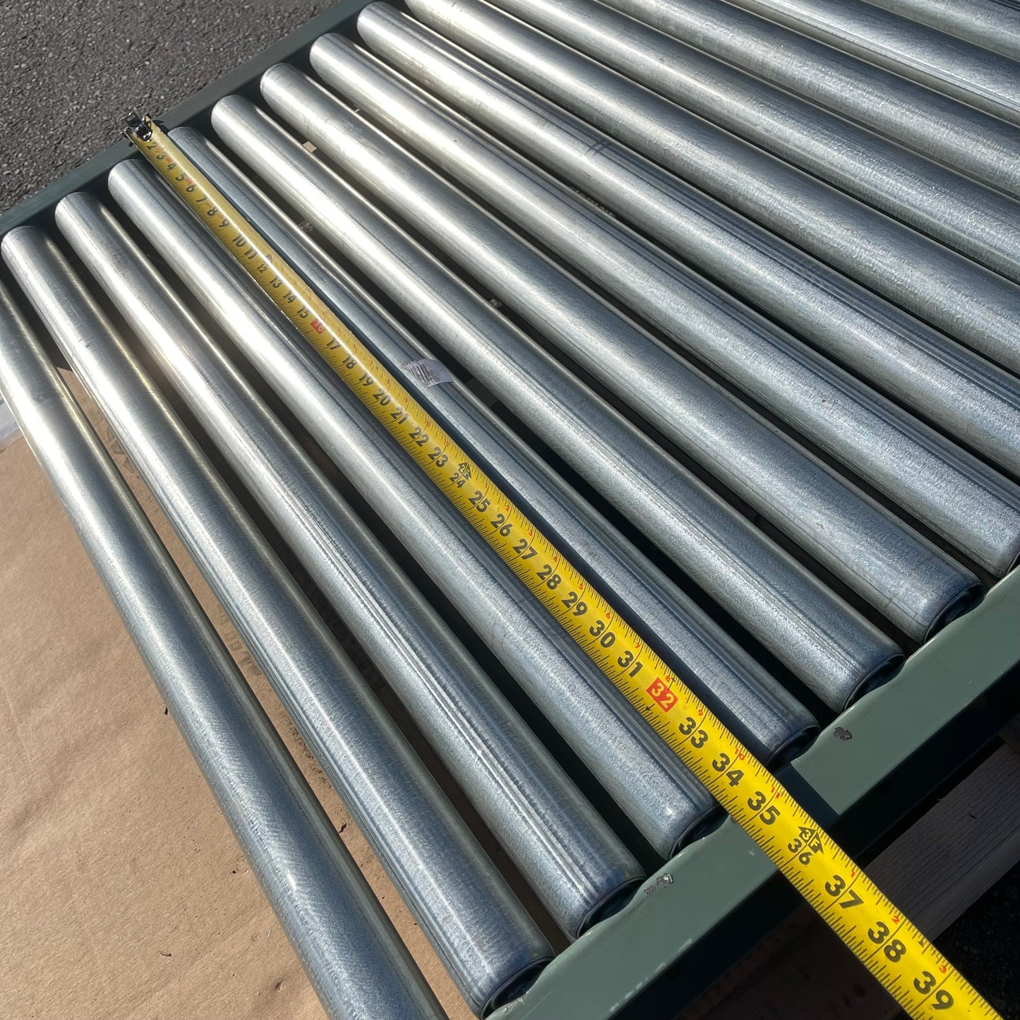 ZA@ Pallet of HYTROL Gravity Roller Conveyor 60”x36”x4” 19GSR-33-2.25-5 (AS-IS)