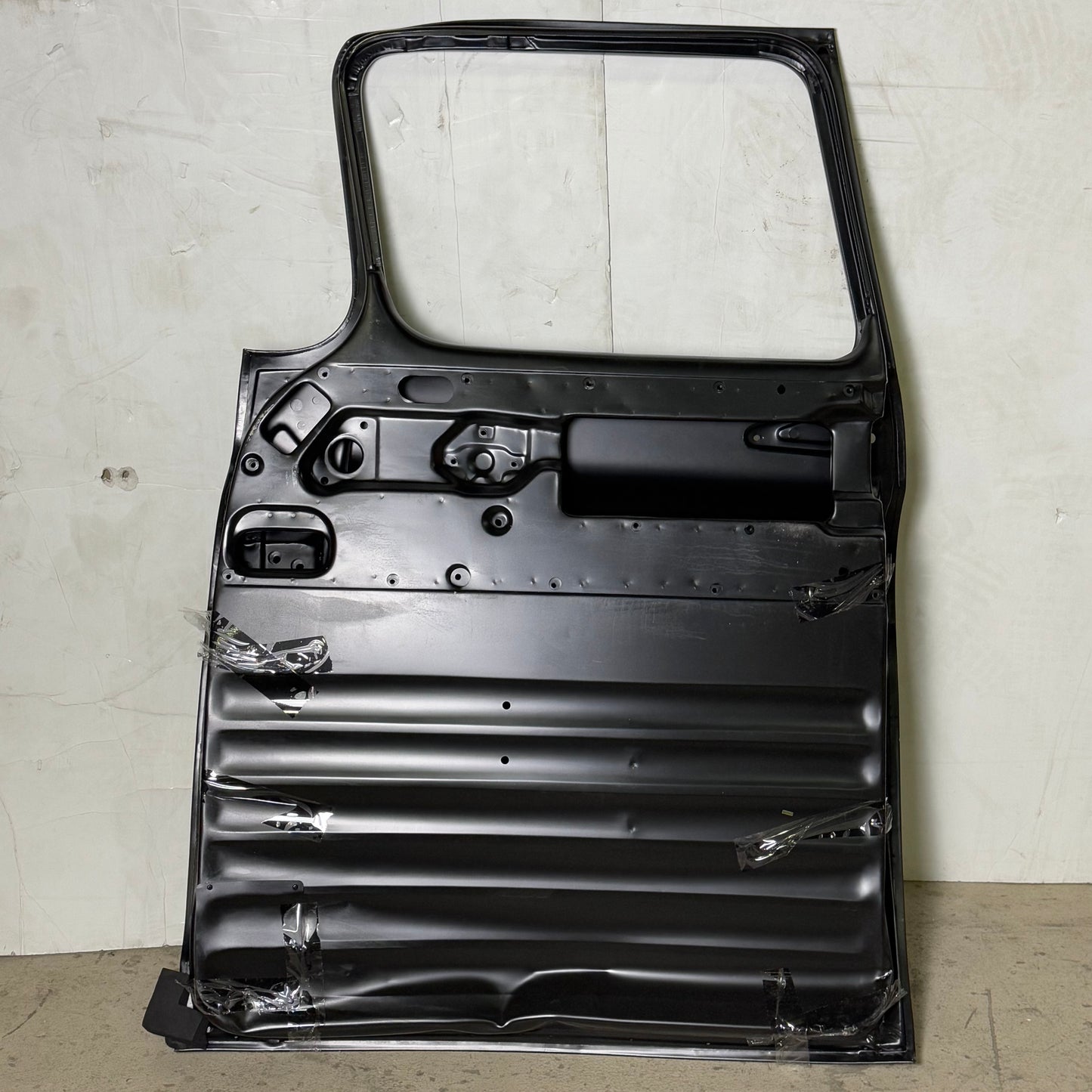 ZA@ CLASSIC Auto Metal Direct X500-4055-R Door Shell 1955-1959 GM Truck Passenger Side Sz 53”Hx38”W (AS-IS, Damage)