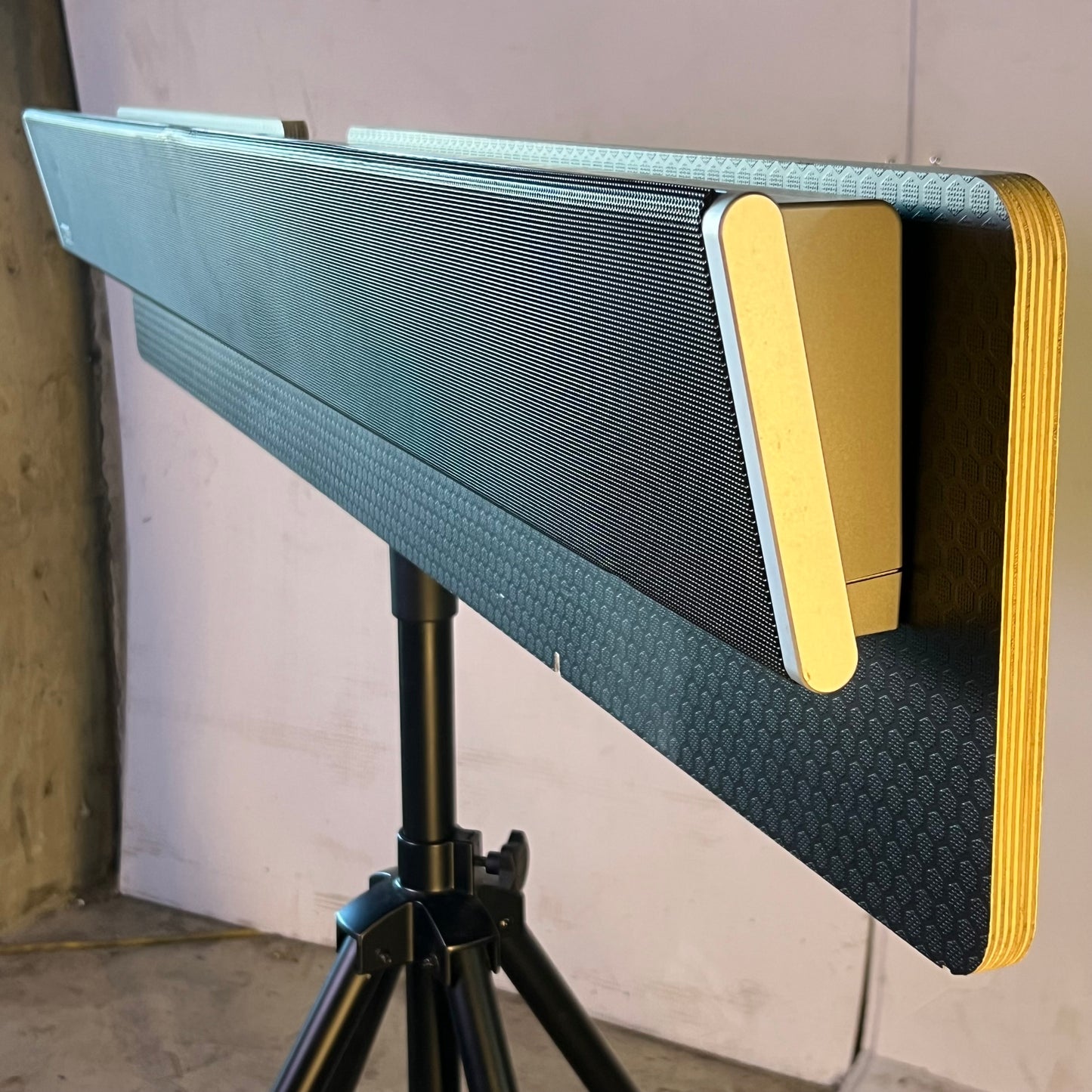 NUREVA Audio Conferencing Evaluation Kit Sz 62"L x 49"H, HDL300-B / 101856-02 (New Other, Used)