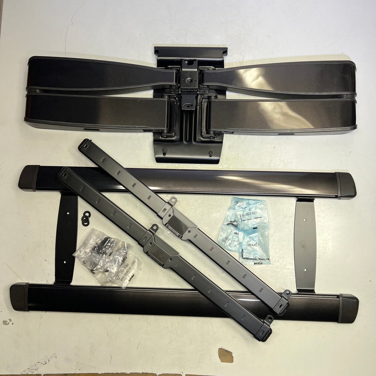 SANUS Heavy Gauge Steel Full Motion TV Mount Low Profile 42"-90" Black VLF728