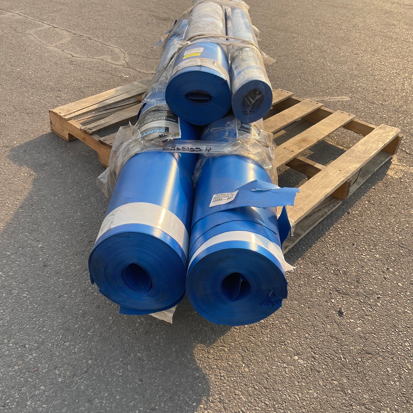 ZA@ Pallet of SENTINEL Protect Plus Underlayment Rolls, 2 rolls 600’, 1 roll 300’, 1 roll 100’ (AS-IS)