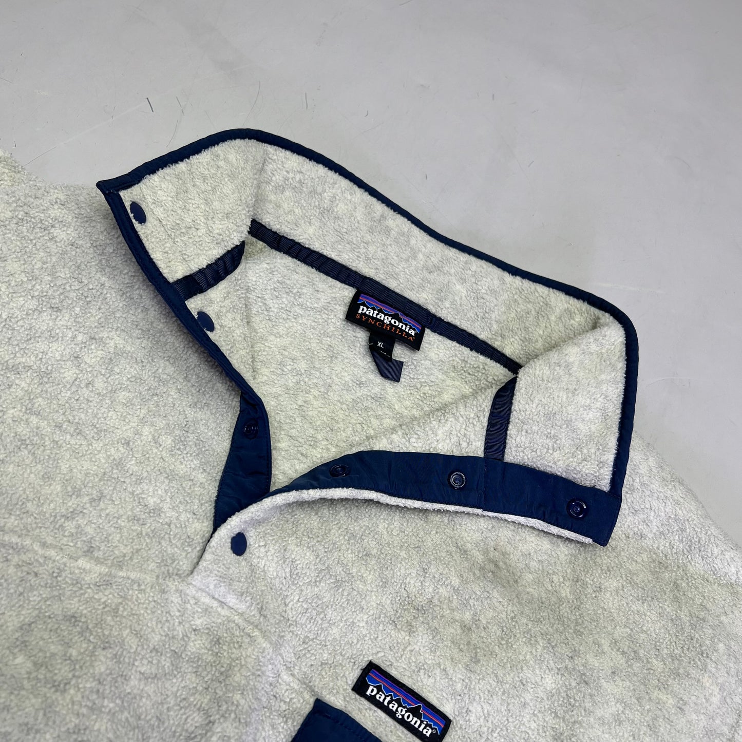 PATAGONIA Lightweight Synchilla Snap-T Pull Over Men's XL Off White/Navy (Used)