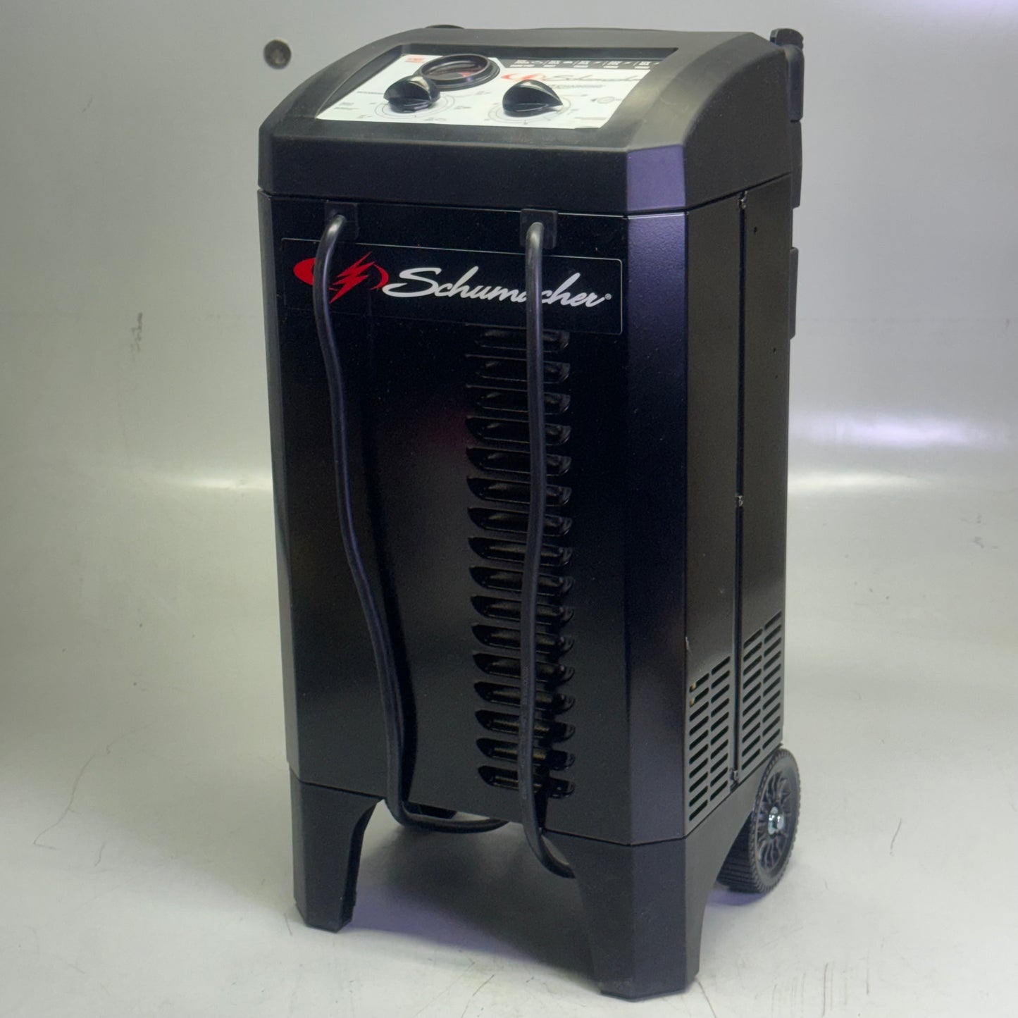 SCHUMACHER Electric Wheeled Manual 10A Car Battery Charger and 200A Engine Starter SC1633