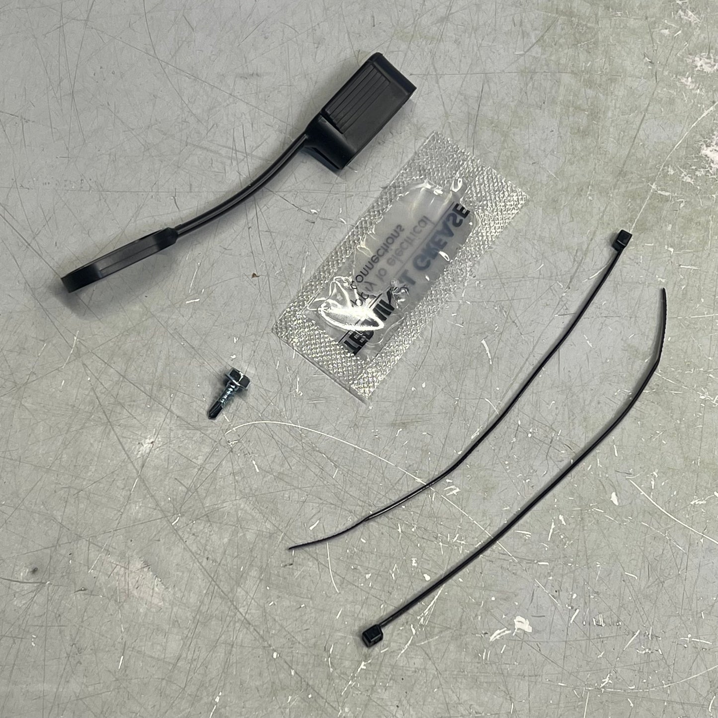 HOPKINS Toyota Vehicle Specific Kit For Pickup 1984-1995 & Tacoma 1995-04 43315