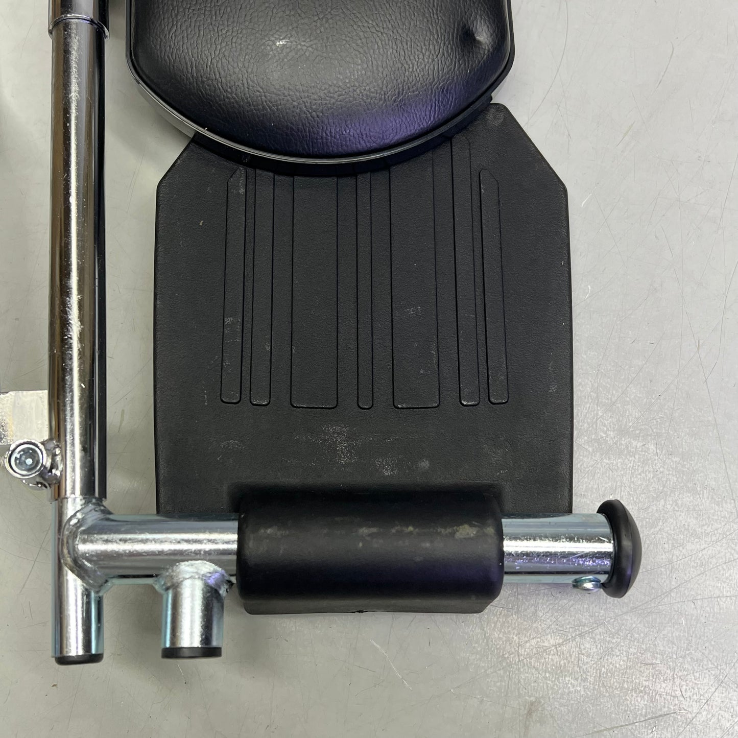 DRIVE (PAIR) Aluminum Articulating Elevating Leg Rests 1-1/2" Spacing STDELR-AL