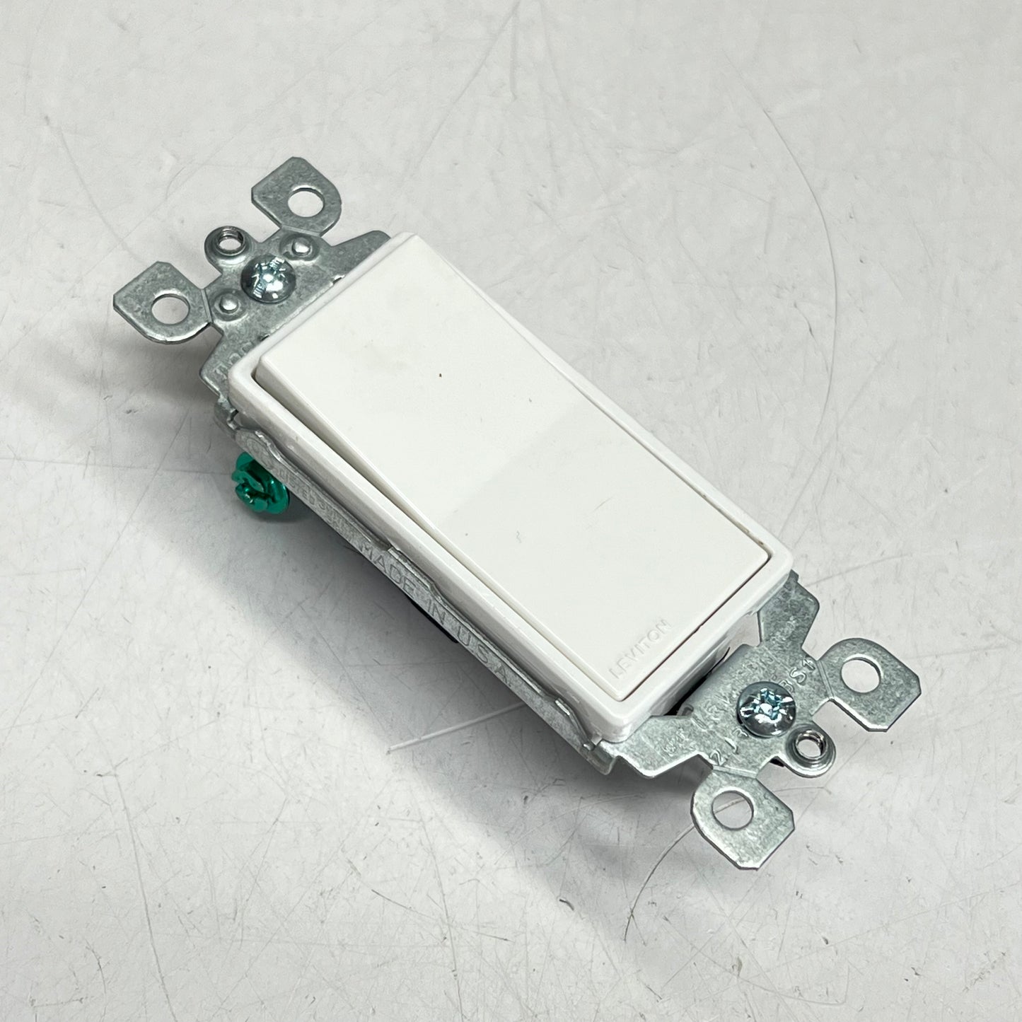 ZA@ LEVITON (3 PACK) Decora Single-pole Switch Grounding 15 AMP White 5601-2W