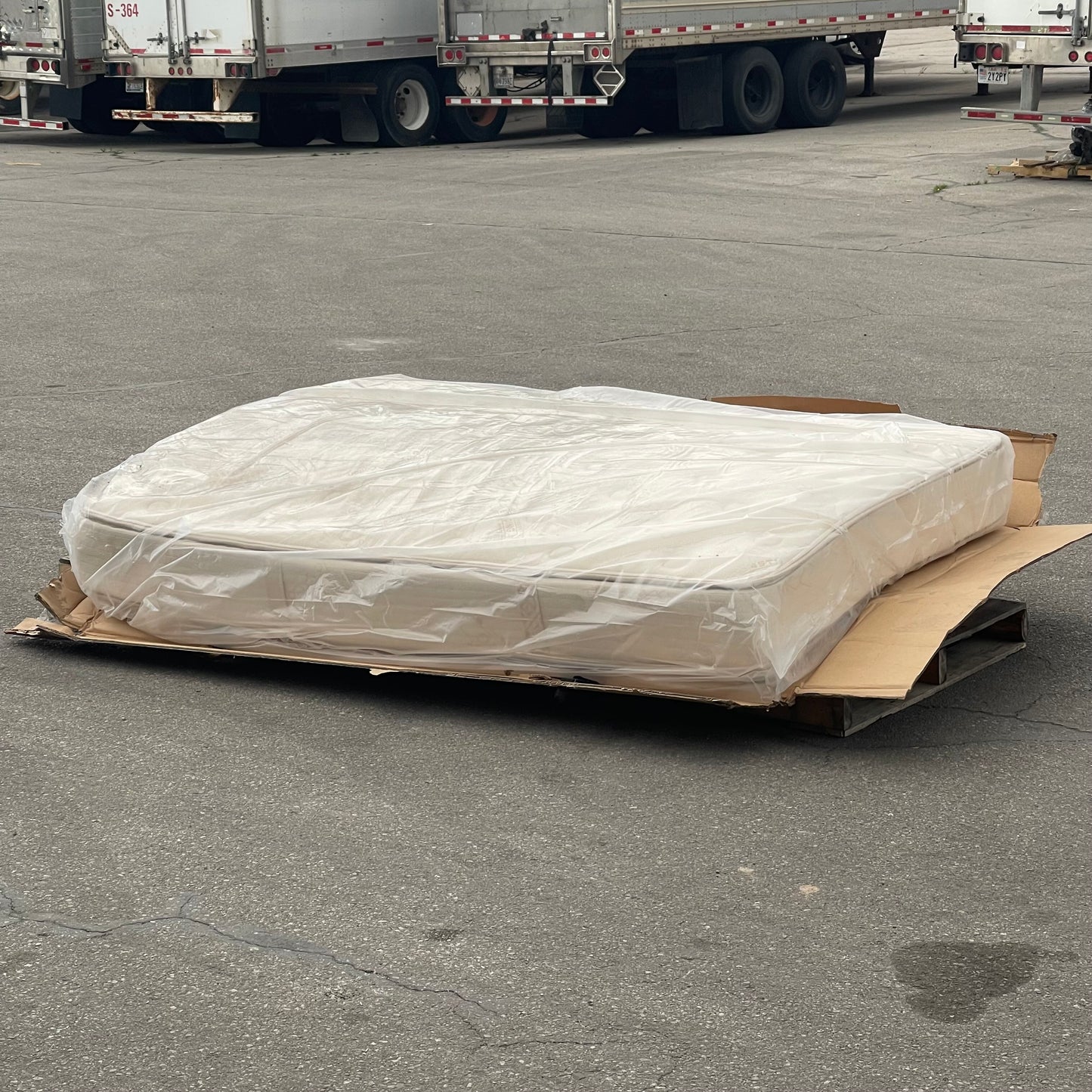 ZA@ Pallet of 45TH STREET BEDDING  Organic Cotton Mattress 82”x61” (AS-IS)