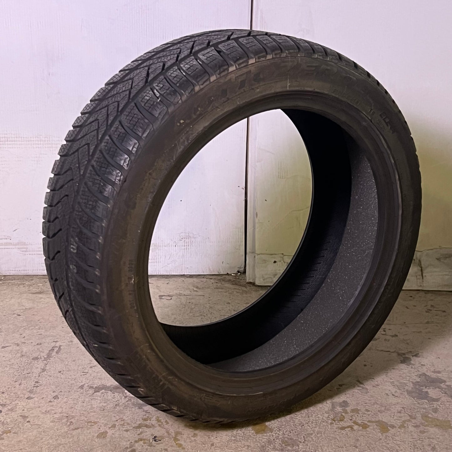 PIRELLI Winter Sottozero 3 Tire 235/45 R18 98V DOT 2022, 3608800