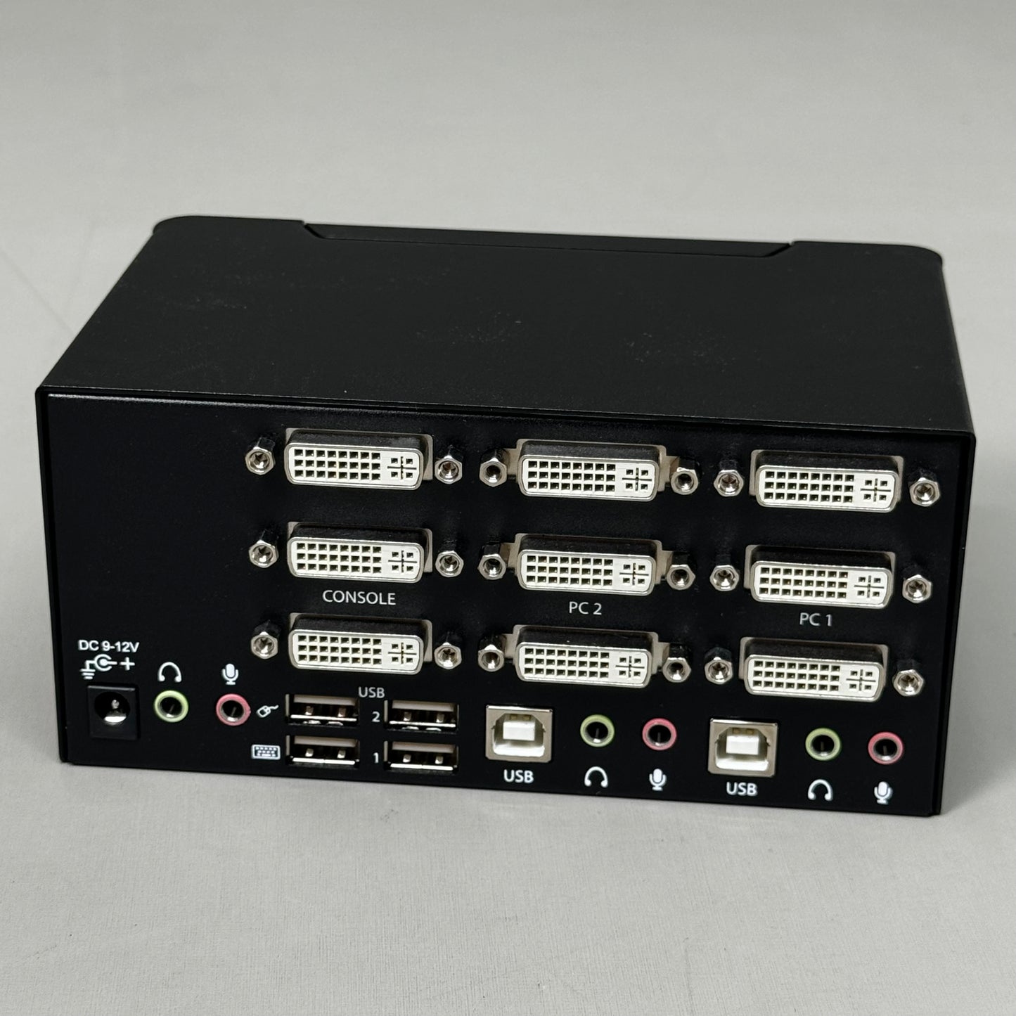 STARTECH.COM 2 Port Triple Monitor DVI USB KVM Switch Audio Black SV231TDVIUA