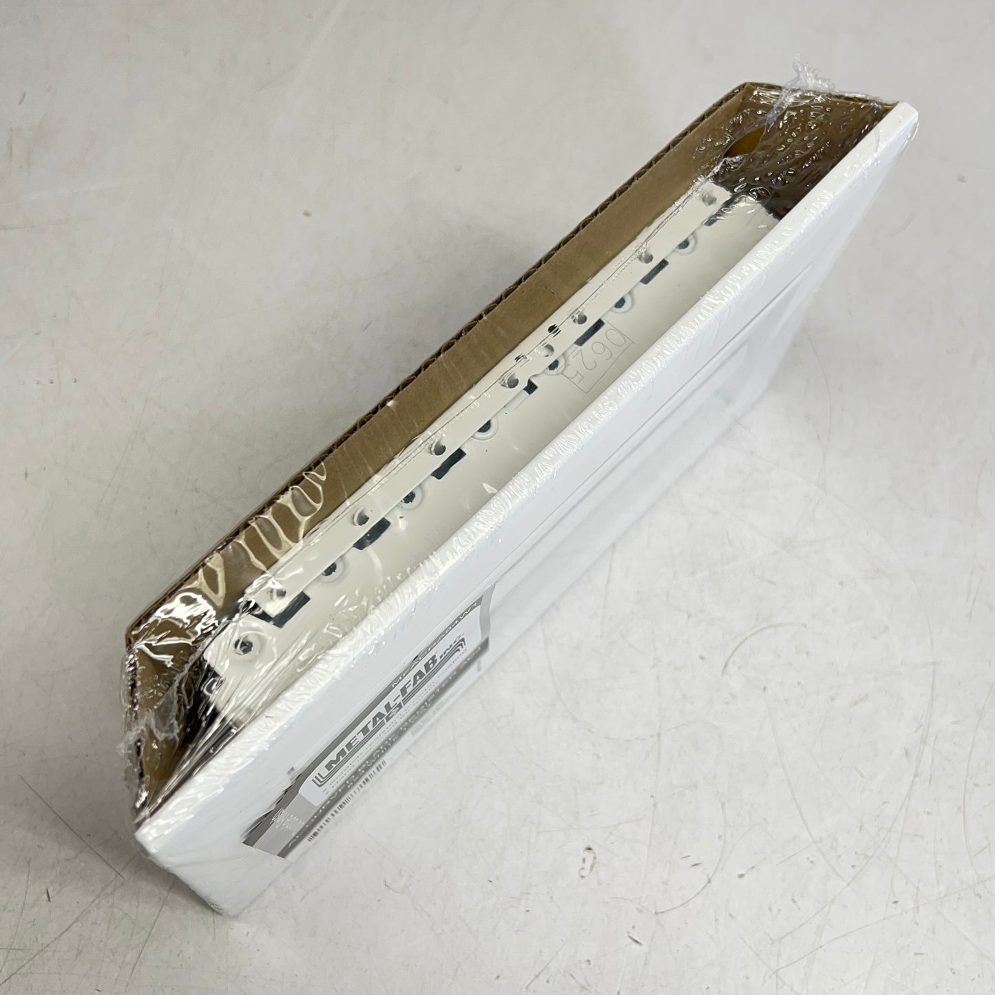 METAL-FAB (2 PACK) 1-way Adjustable Curved Blade Register 8"x4" White MFACRA84W1