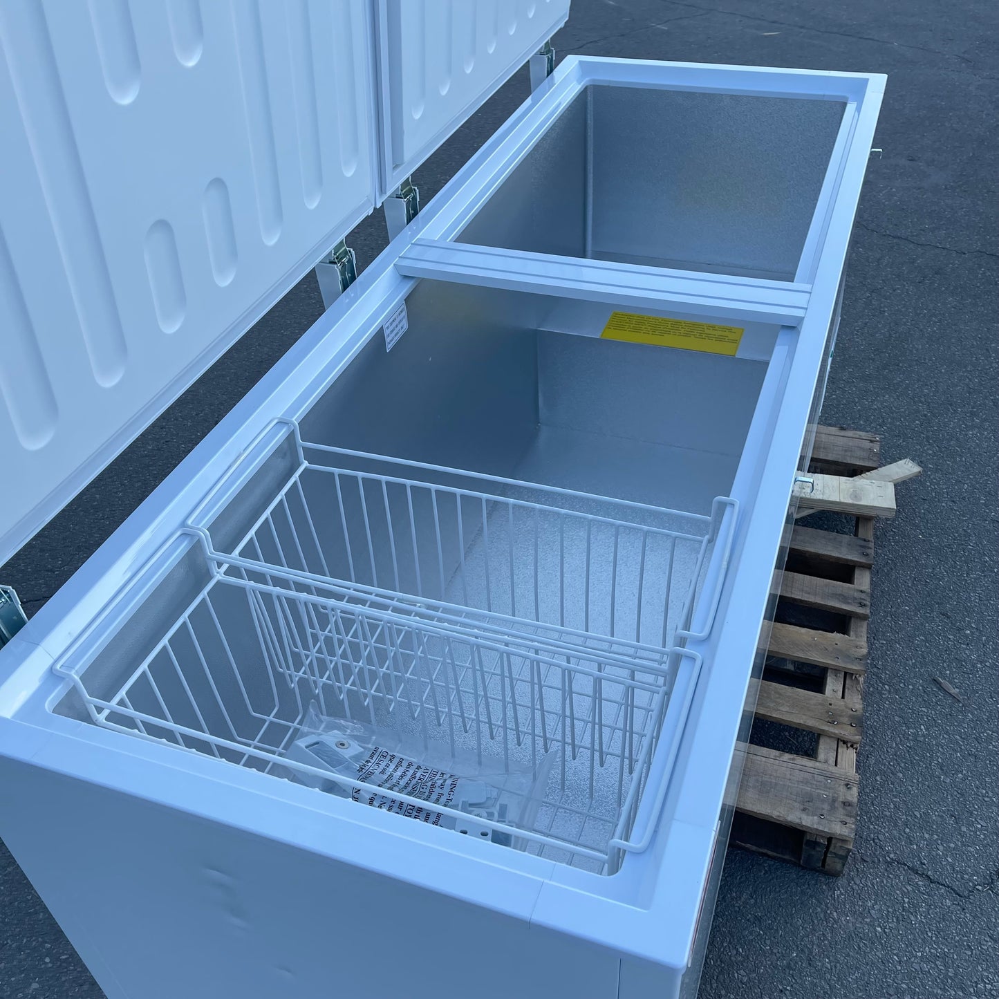 GALAXY Commercial Chest Freezer 78”x32”x27” White 177CF25HC