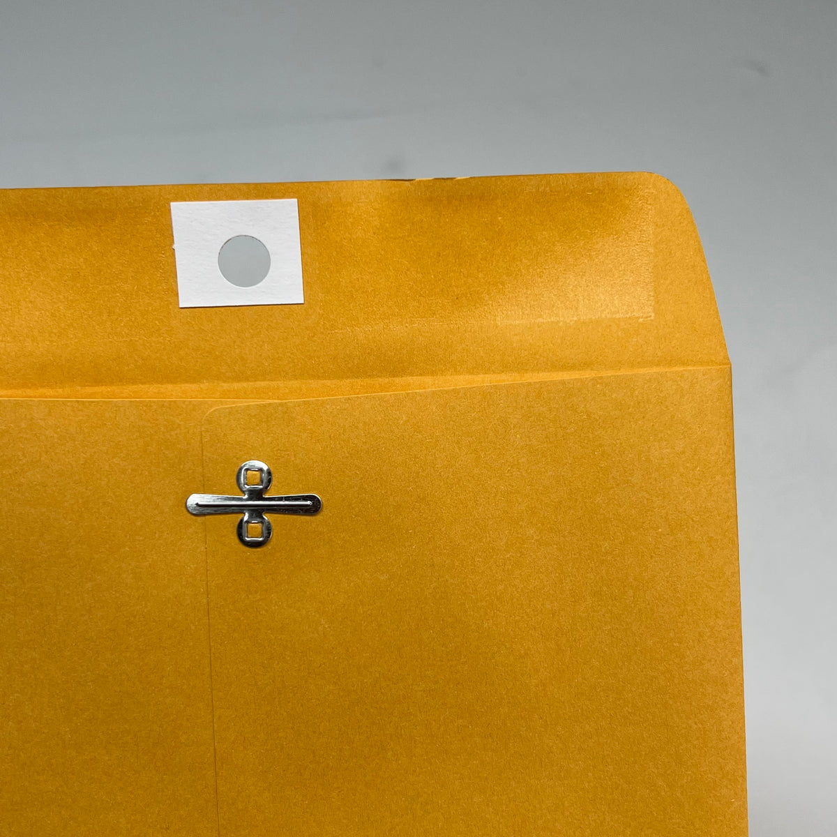 ZA@ UNIVERSAL (100 PACK) Kraft Brown Clasp Envelope #75 Square Flap 7.5 x 10.5 Brown UNV35262