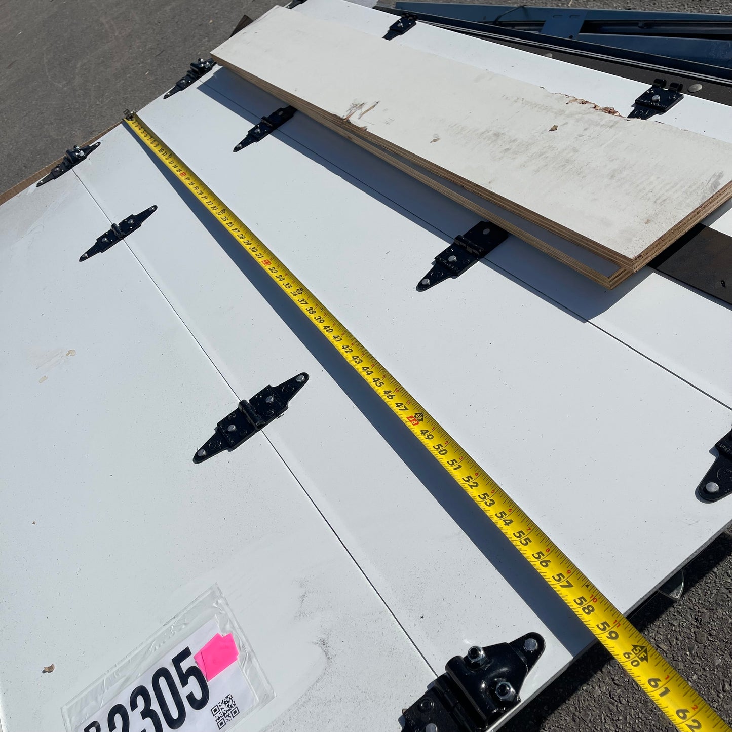 ZA@ Pallet of TRANSGLOBAL Roll-up Doors & Hardware White TGU-58.75X86X.25-UPS-WTO (AS-IS)