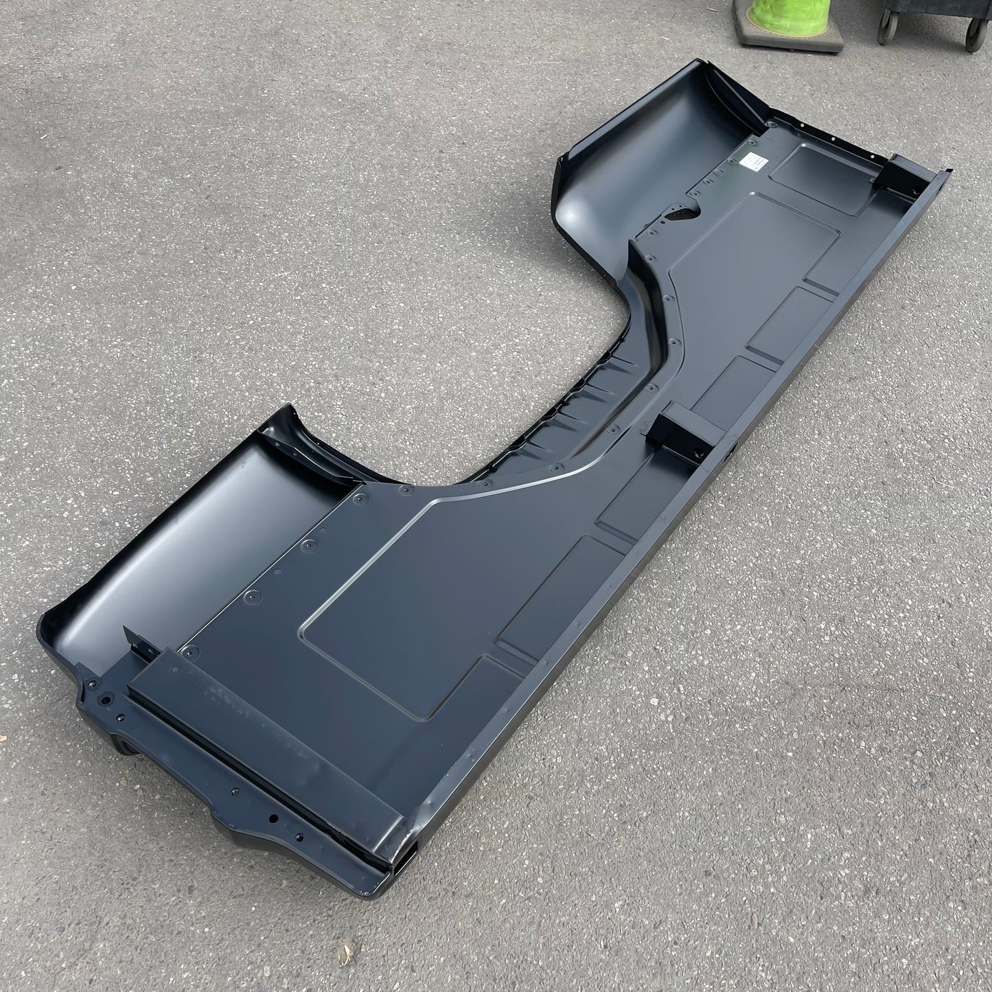 ZA@ Pallet of CHL Right Bedside Fleetside For Chevy/GMC Pickup 1979-1987 Black LG-60-057/RH (AS-IS)