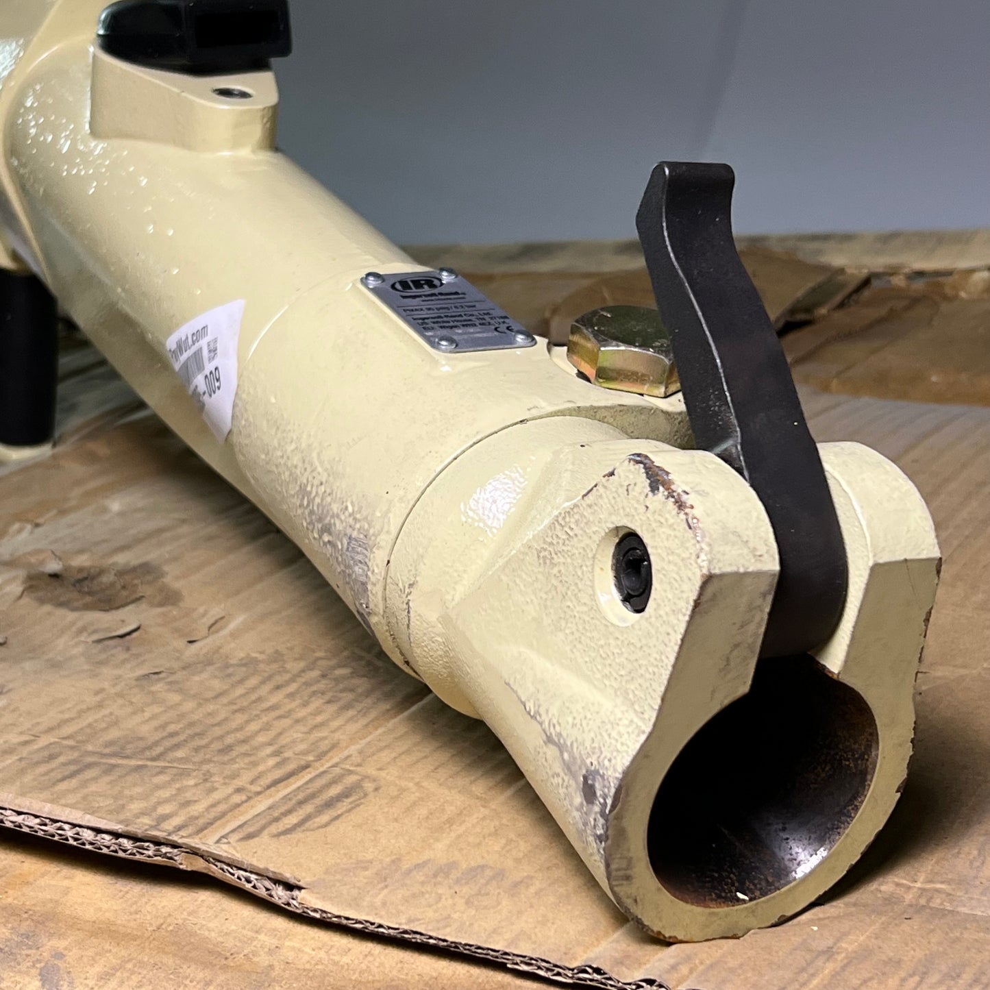 INGERSOLL RAND Air Paving Breaker Pmax 90 Psi/6.2 bar, Beige MX90A