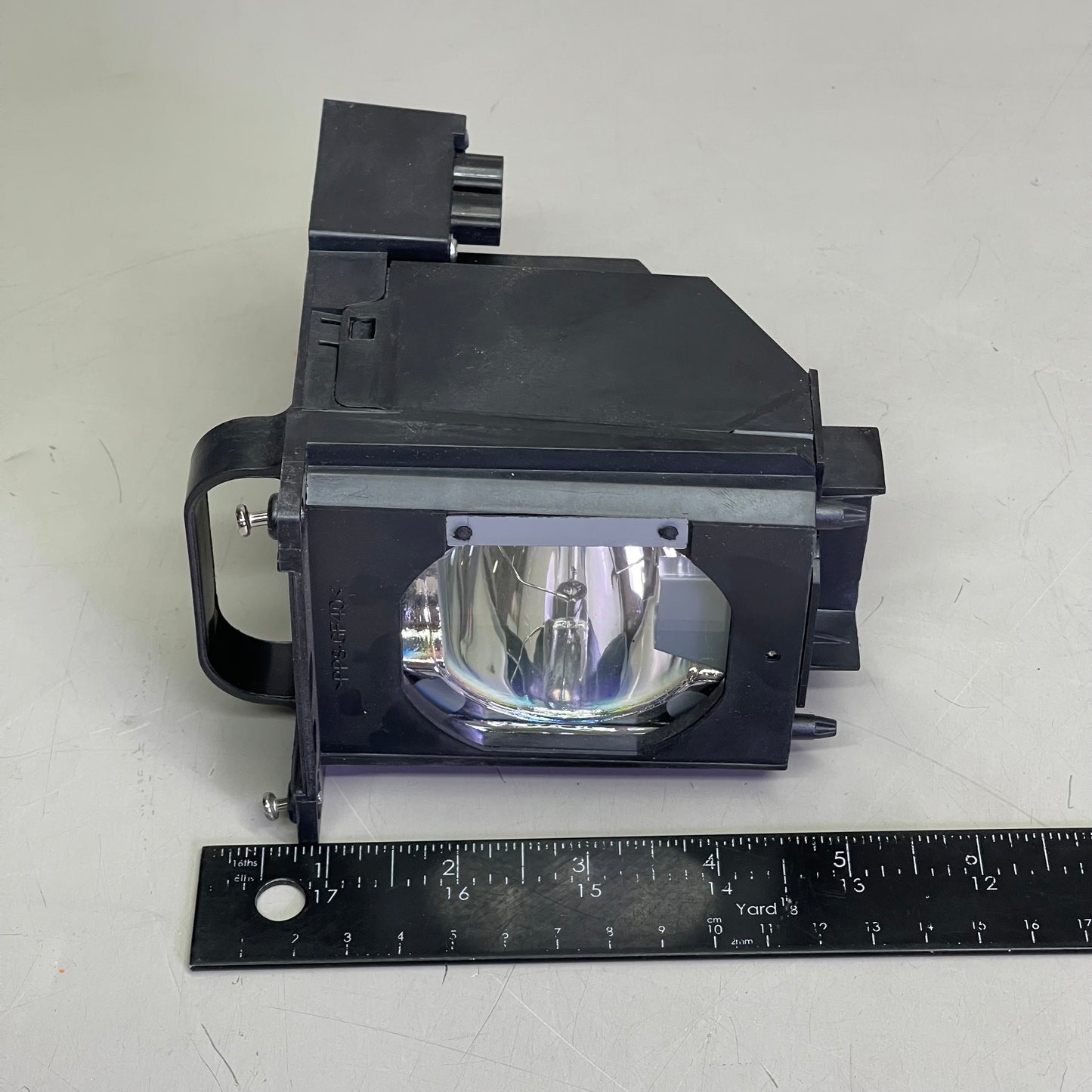 MITSUBISHI Replacement Projector Lamp Black 915B403001
