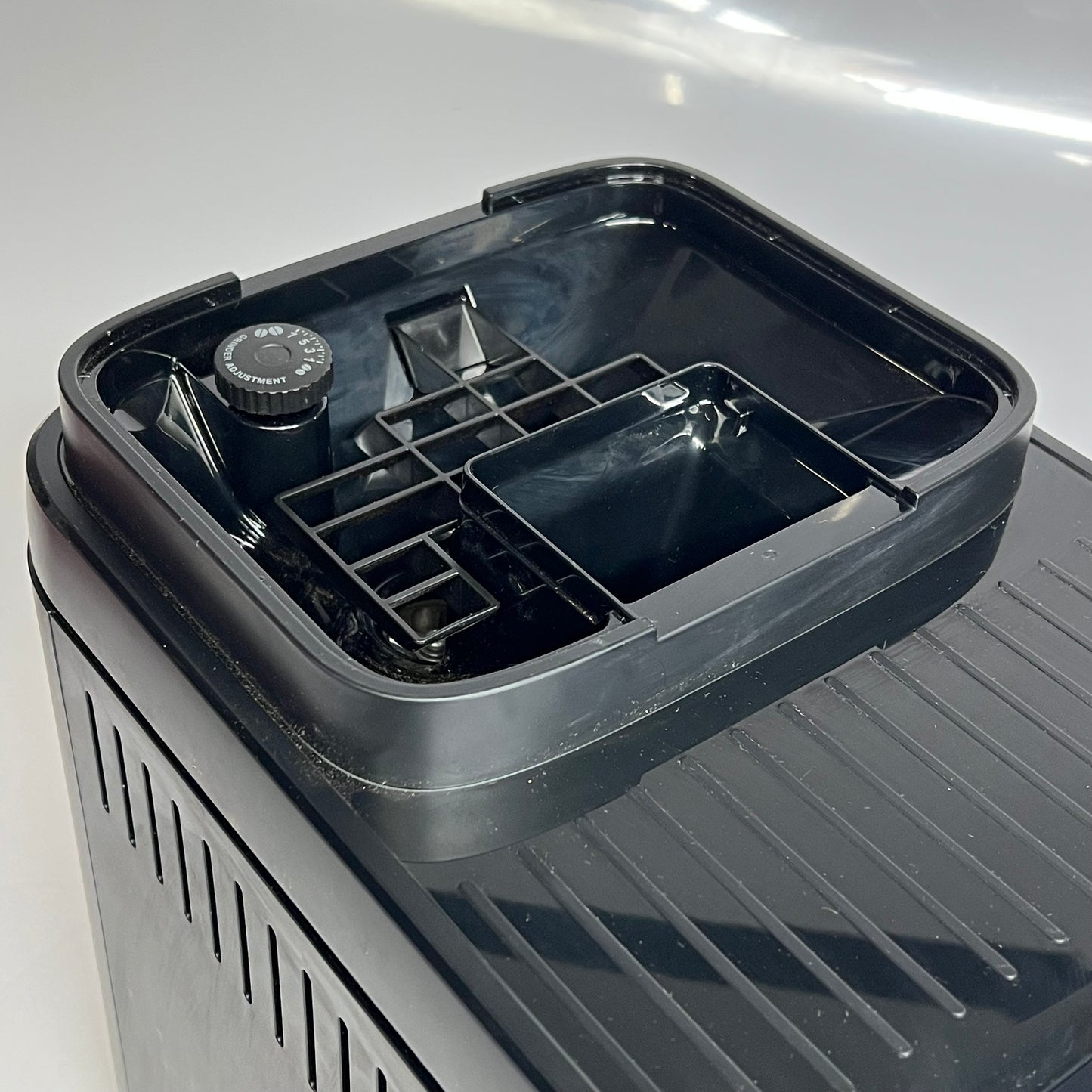 ZA@ DELONGHI Magnifica Evo Espresso Machine 6-1 Touch Recipes Silver ECAM29043SB (Return)