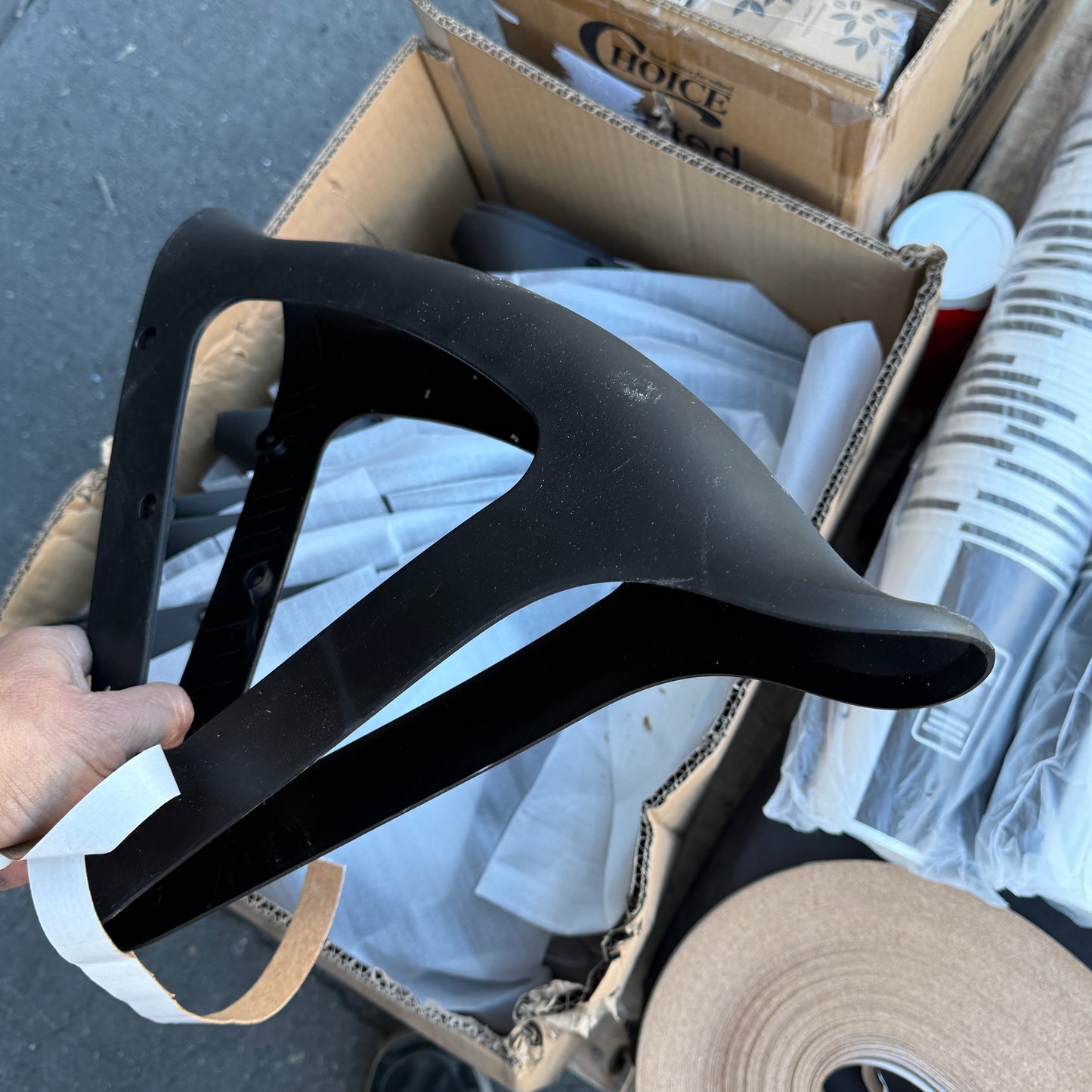 ZA@ Pallet of MIXED Paper Cups, Brackets, Fenders, Mate, Plumbing Parts, Hot Cup Sleeves, Bike Fender, & MORE! (AS-IS)