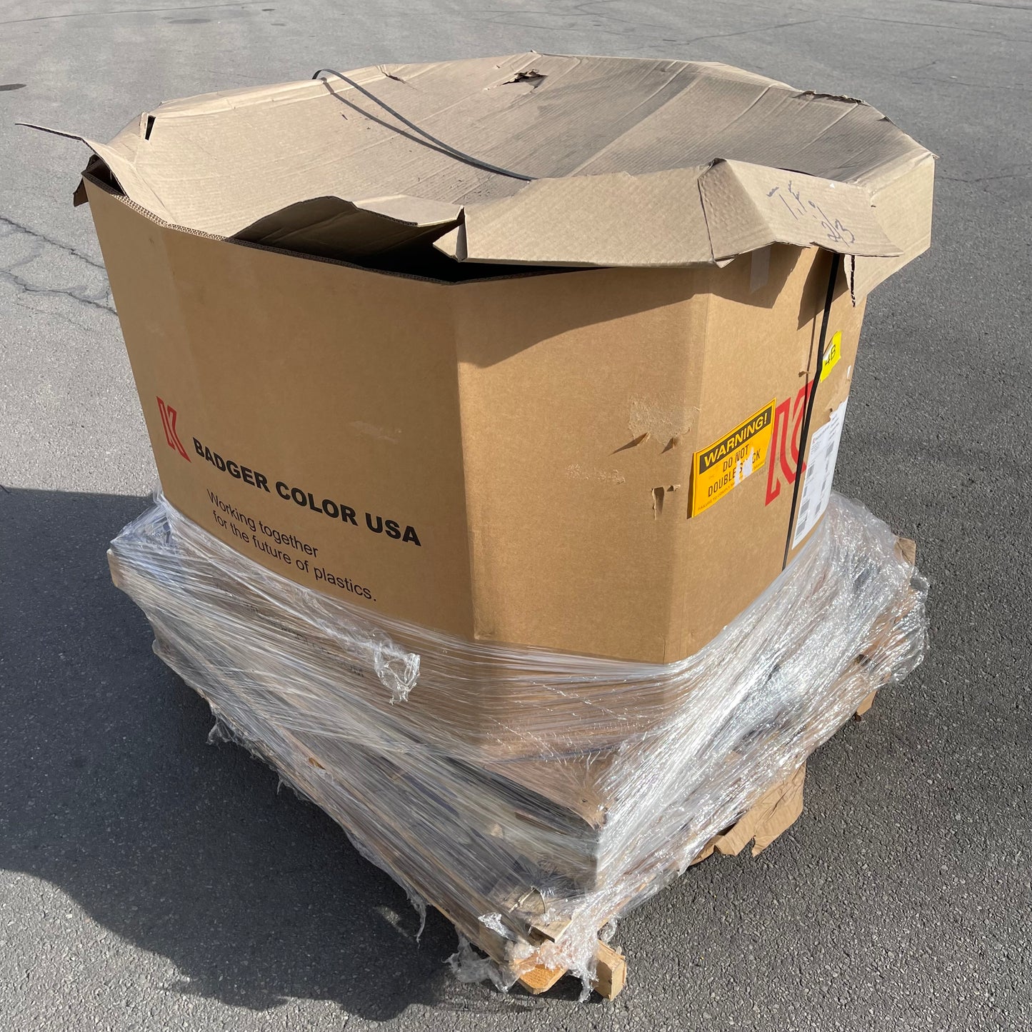 ZA@ Pallet of BADGER COLOR Plastic Resin Pellets Yellow (AS-IS)