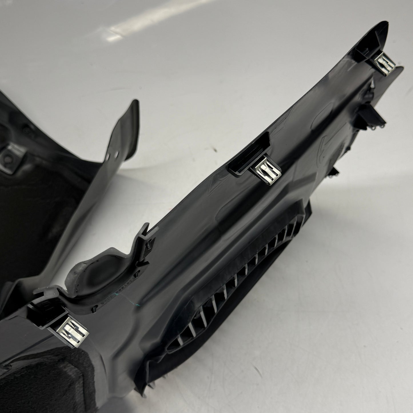 TESLA Model S 2016-2020 Front Right Wheel Arch Fender Liner Splash 1063694-00-D