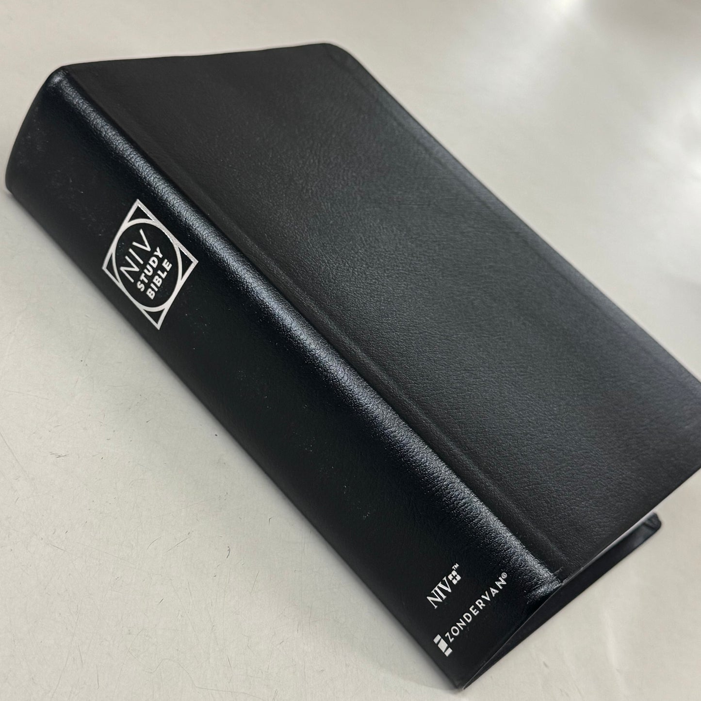 ZONDERVAN Niv Study Bible Comfort Print, Bonded Leather Black, New International