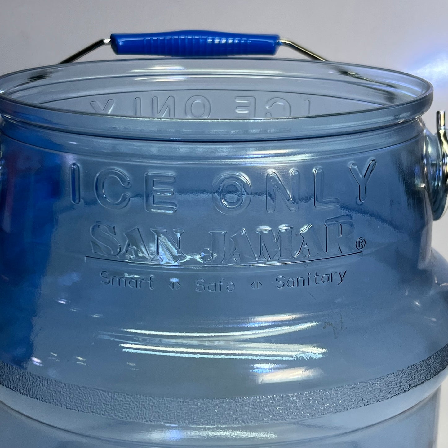 SAFTICE TOTE San Jamar Sanitary Tote to Transport Ice 5 Gal. SI6100