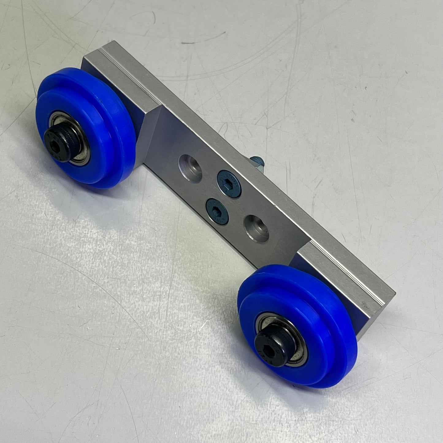 80/20 BUILD YOUR IDEA 40 Series Dual Roller Wheel Bracket Assembly 40-2758