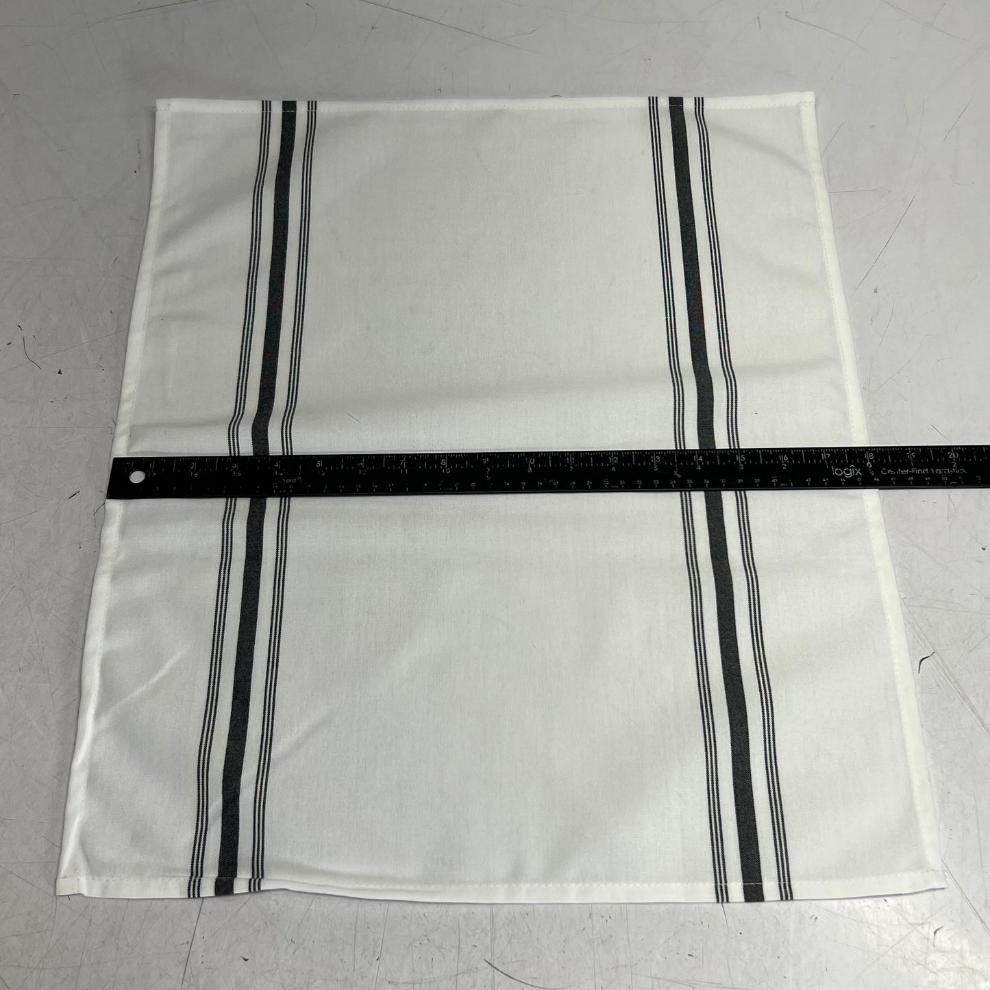 VESTIS (50 PACK) Premium White Tablecloths Sz 61 x 61 White NG1171550
