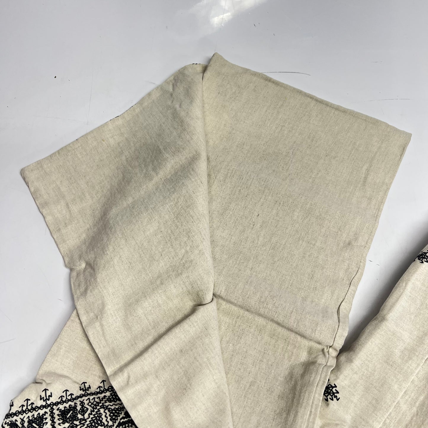 BANANA REPUBLIC Heirloom Embroidery Duvet Cover King 108"W x 96"L Black/Crème